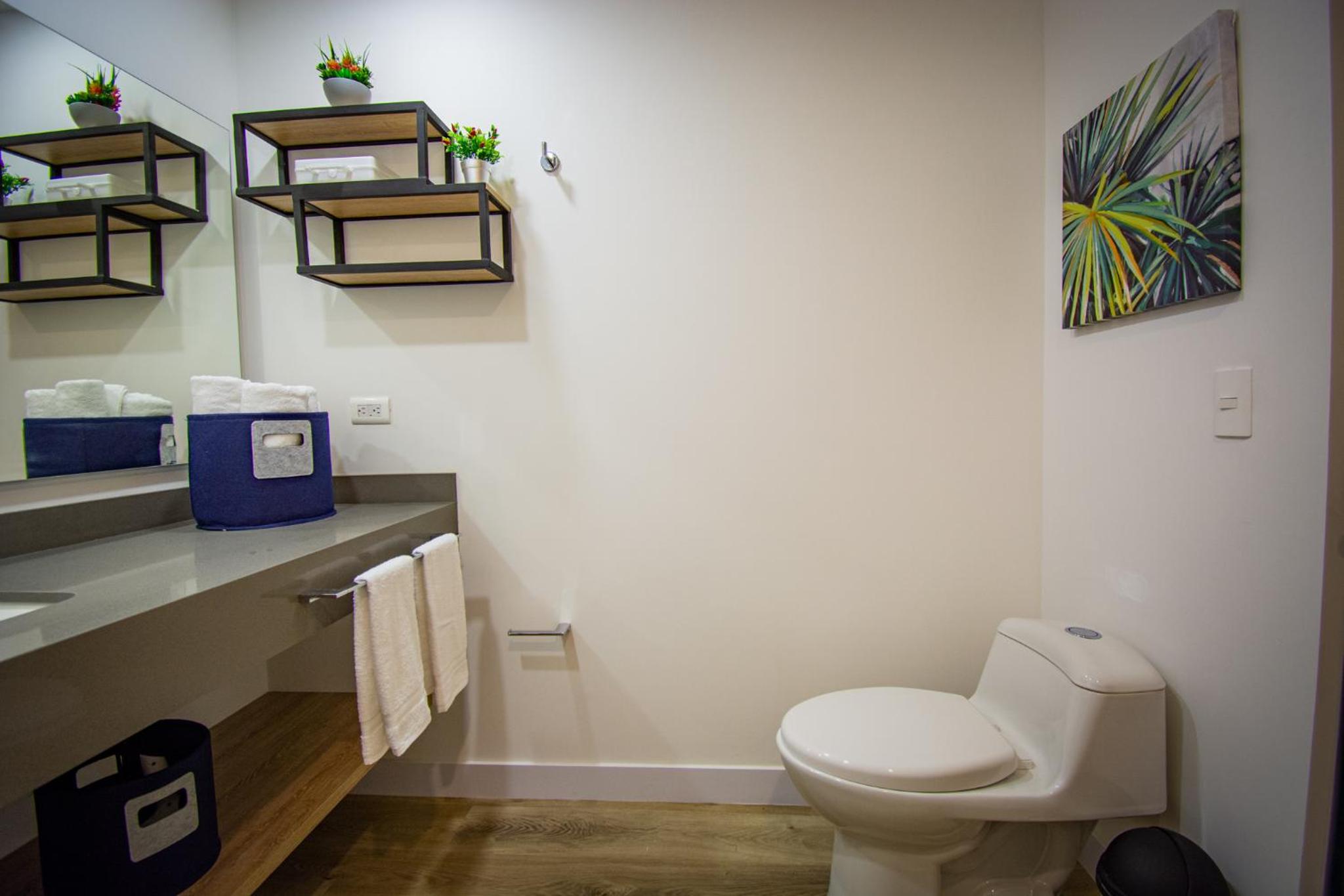 Unique Suite in El Poblado CoWork/ GYM / Fast WiFi
