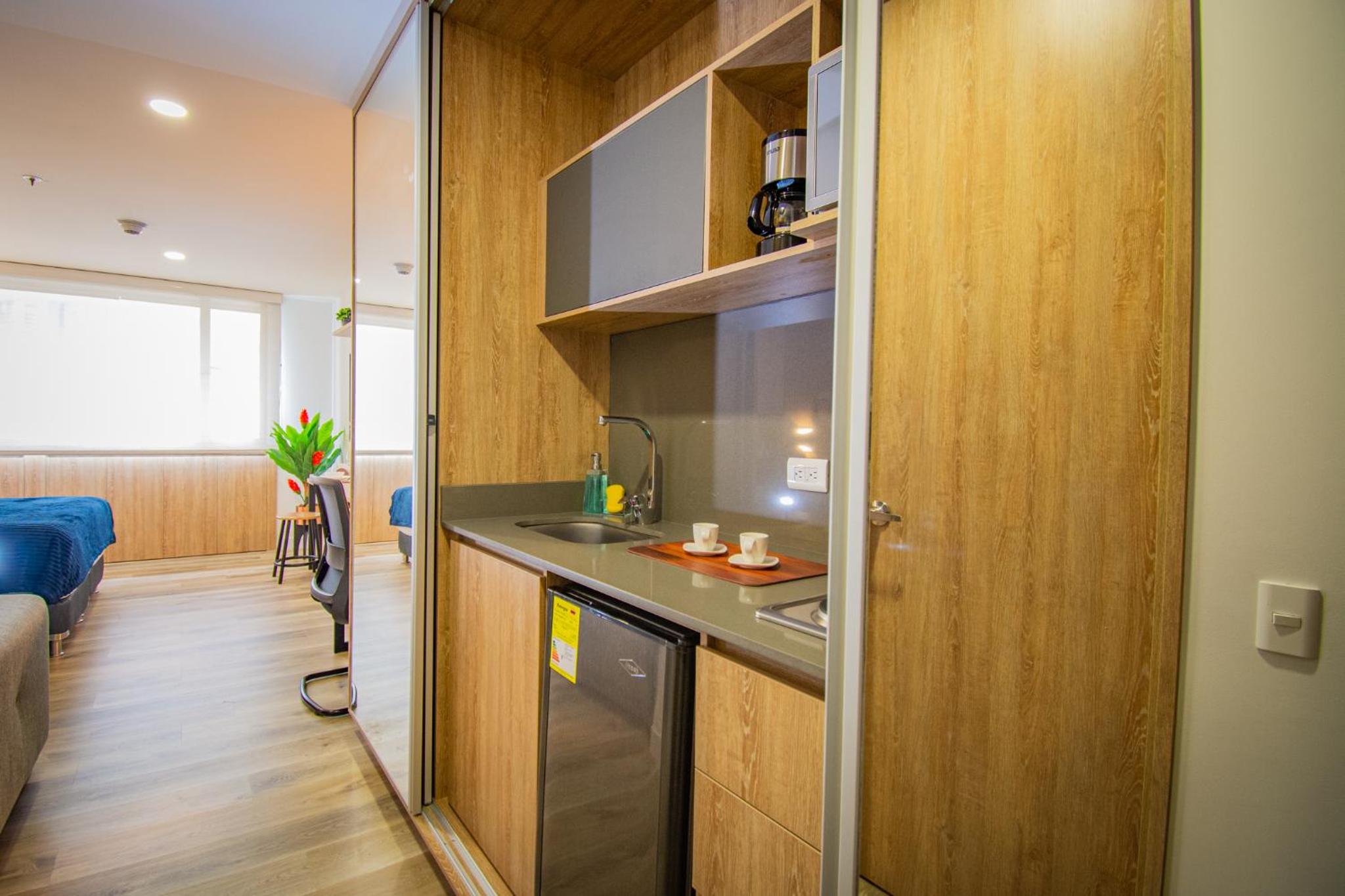 Unique Suite in El Poblado CoWork/ GYM / Fast WiFi