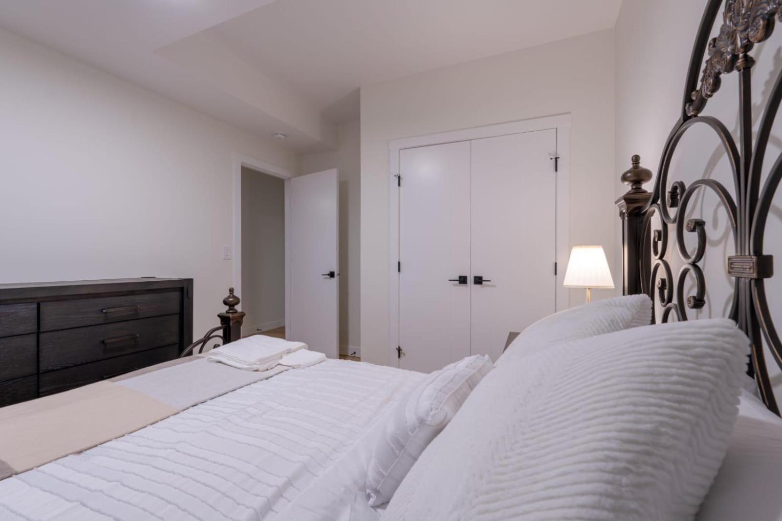 Peaceful basement, Calgary city
