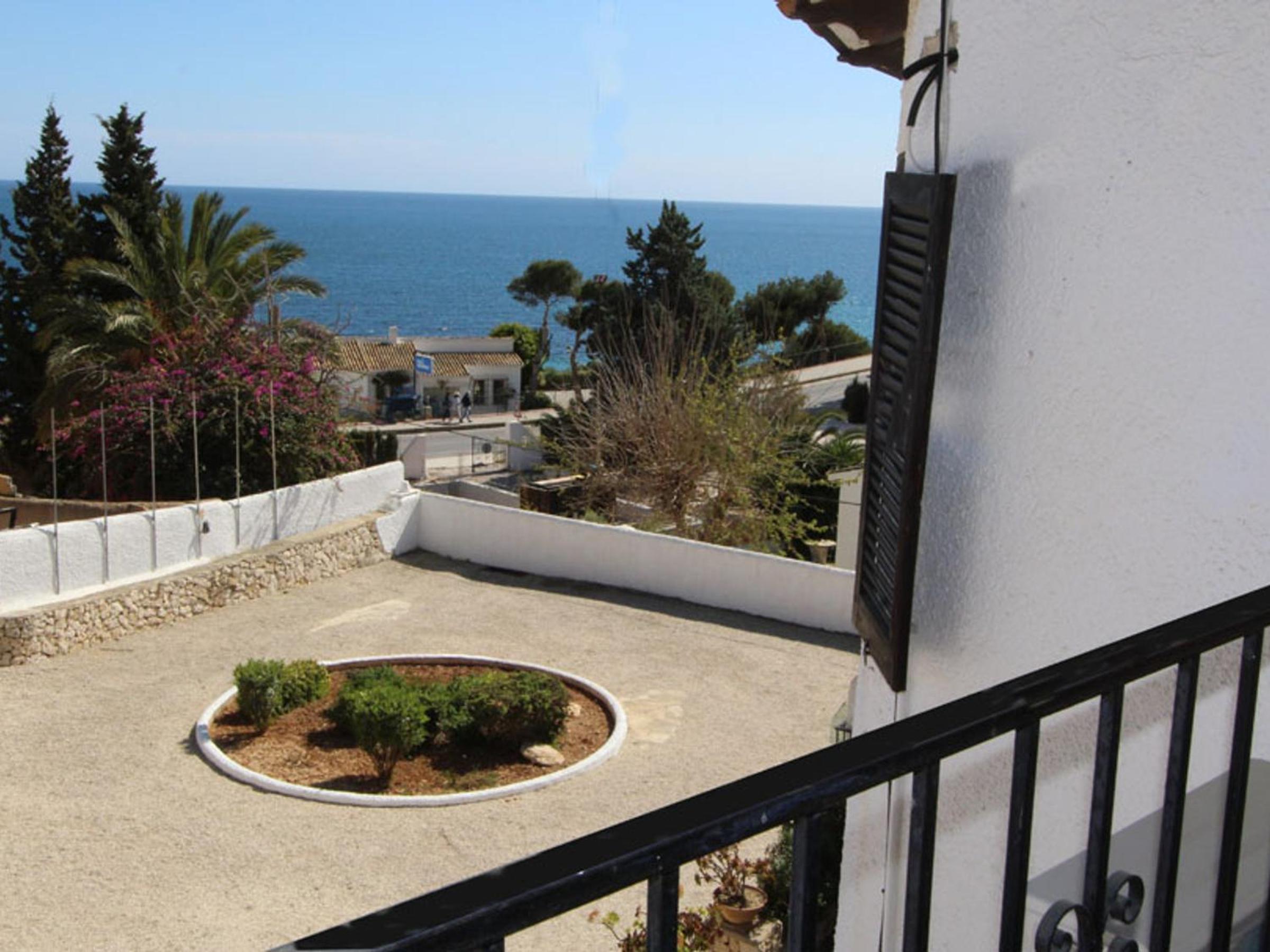 Acogedora casa en Moraira con piscina comunitaria, cerca de la playa, ideal para familias y amigos - HISP-216-222 view 4
