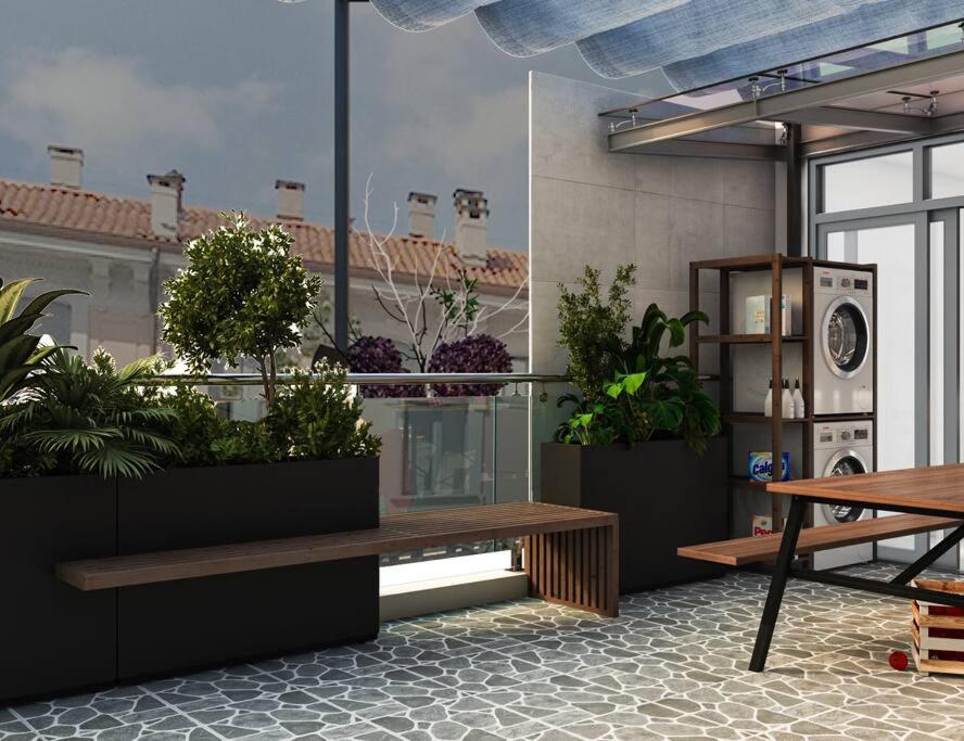 ~Hanoi's Hidden Gem Escape: Rooftop Bar, Gameroom~