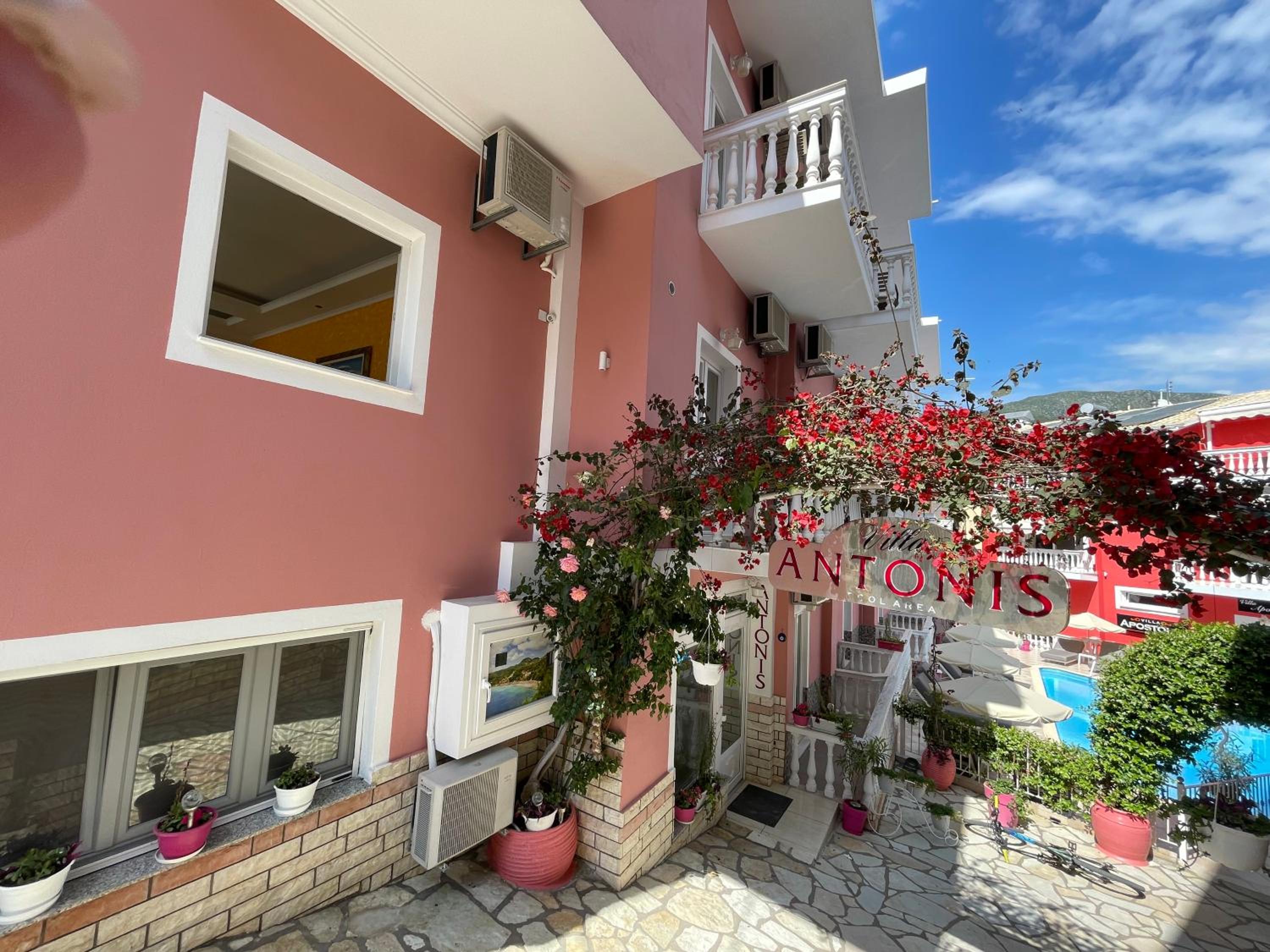 Hotel Villa Antonis - Image 1