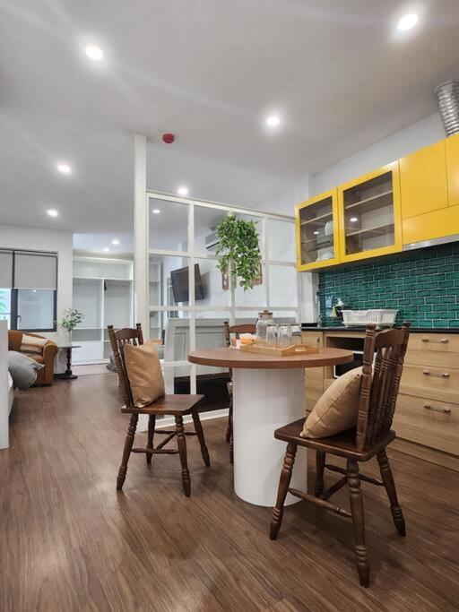 ~Hanoi's Hidden Gem Escape: Rooftop Bar, Gameroom~