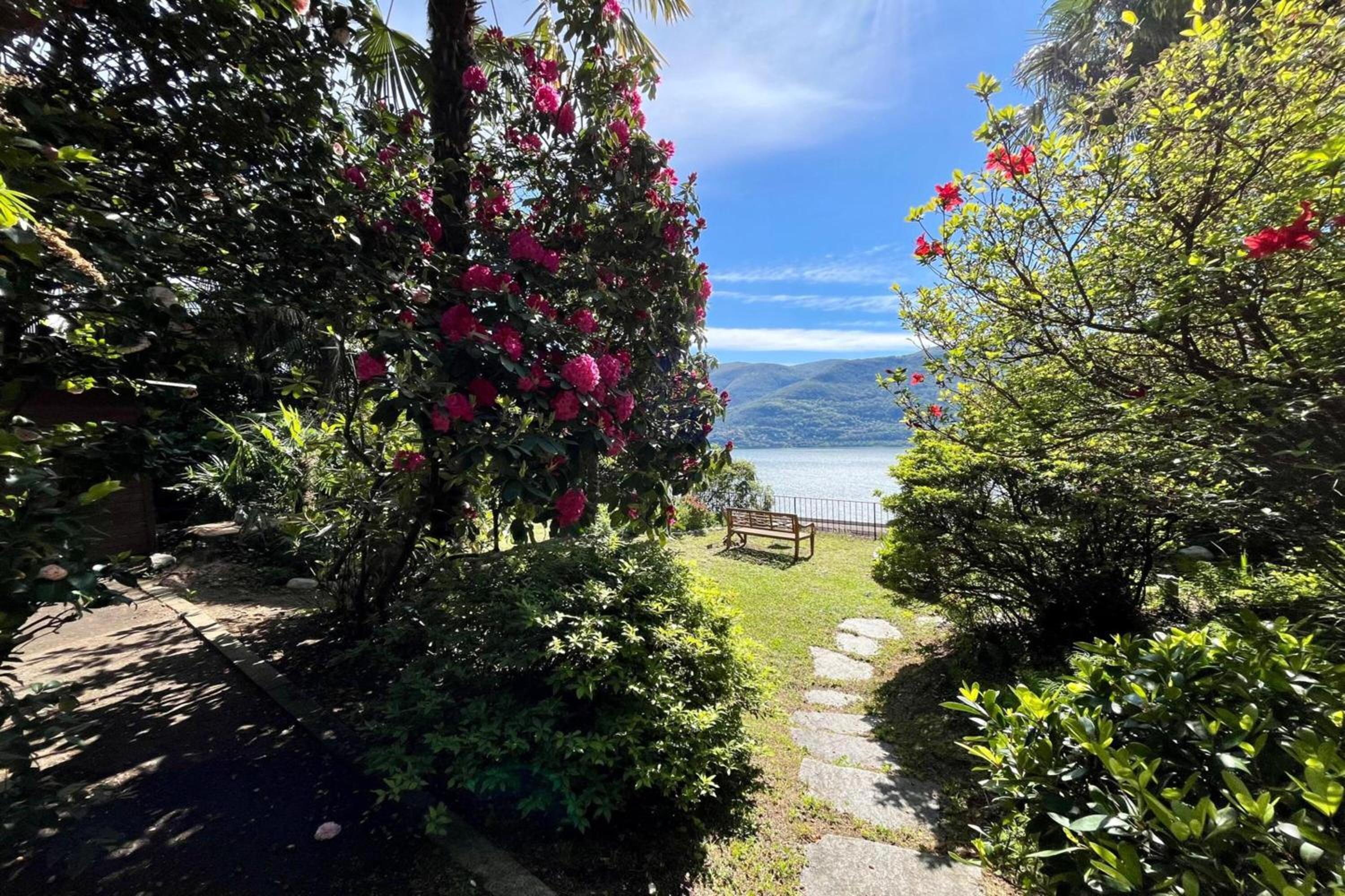 Peace Over The Lake Rooms - Happy Rentals
