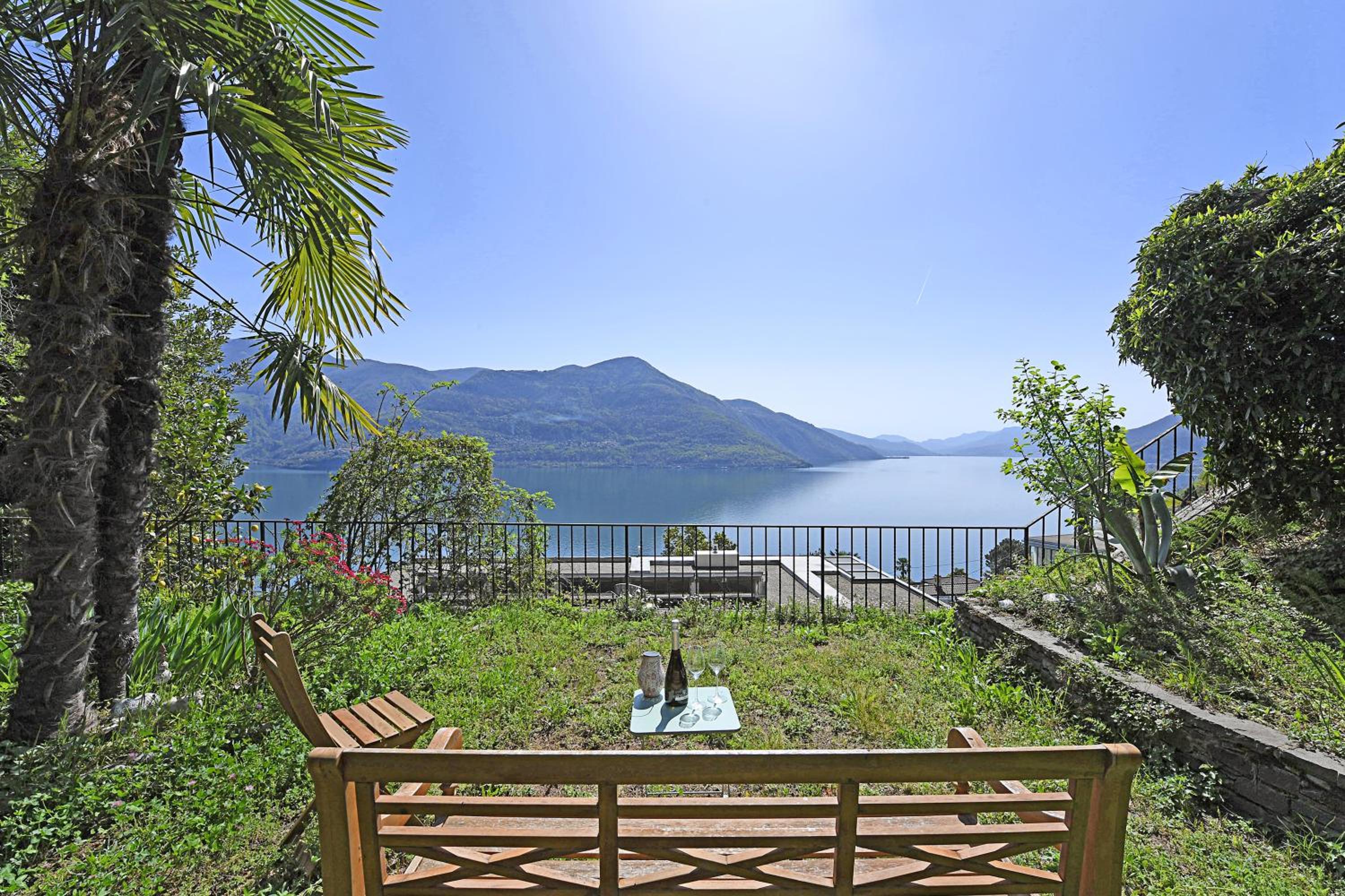 Peace Over The Lake Rooms - Happy Rentals