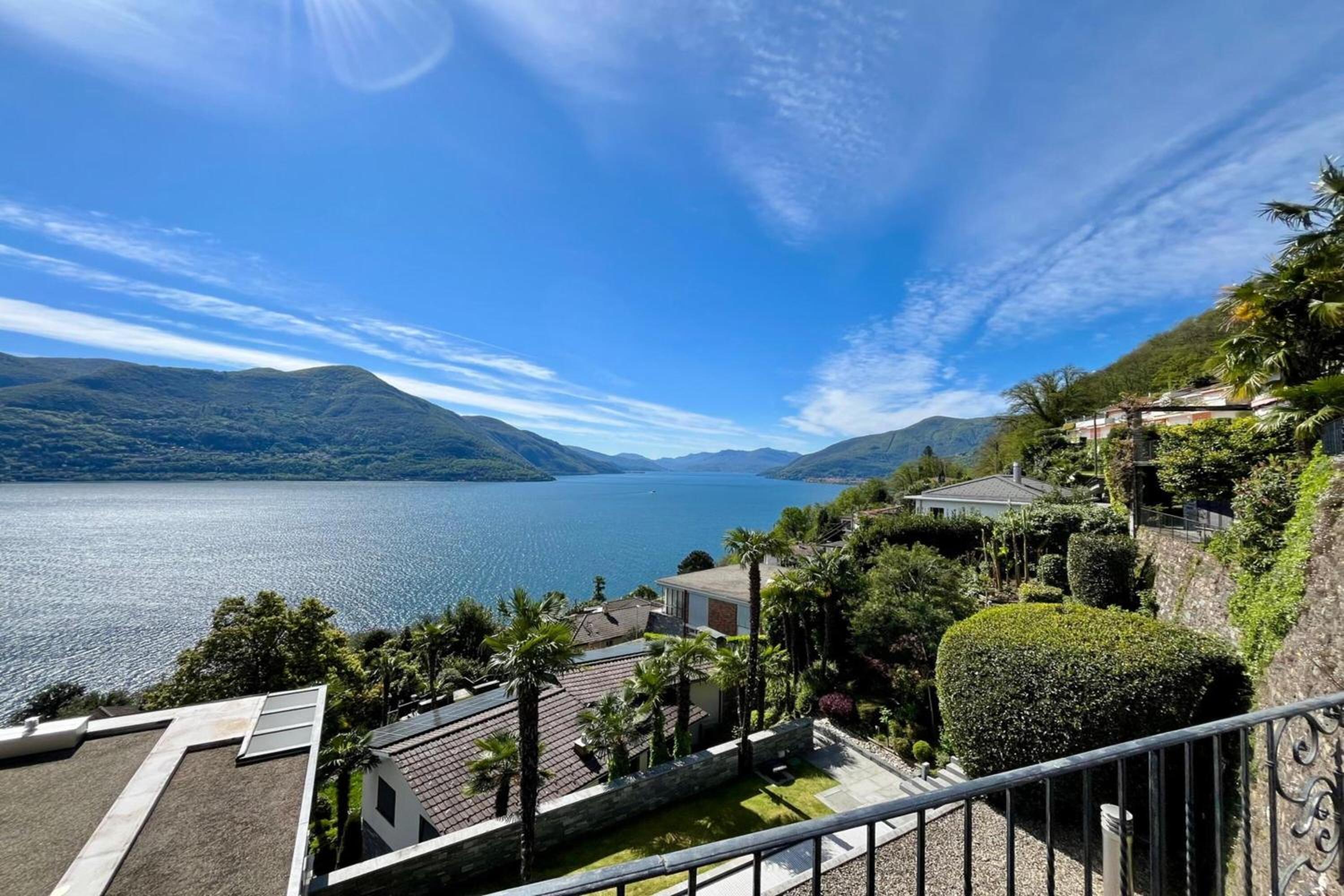Peace Over The Lake Rooms - Happy Rentals