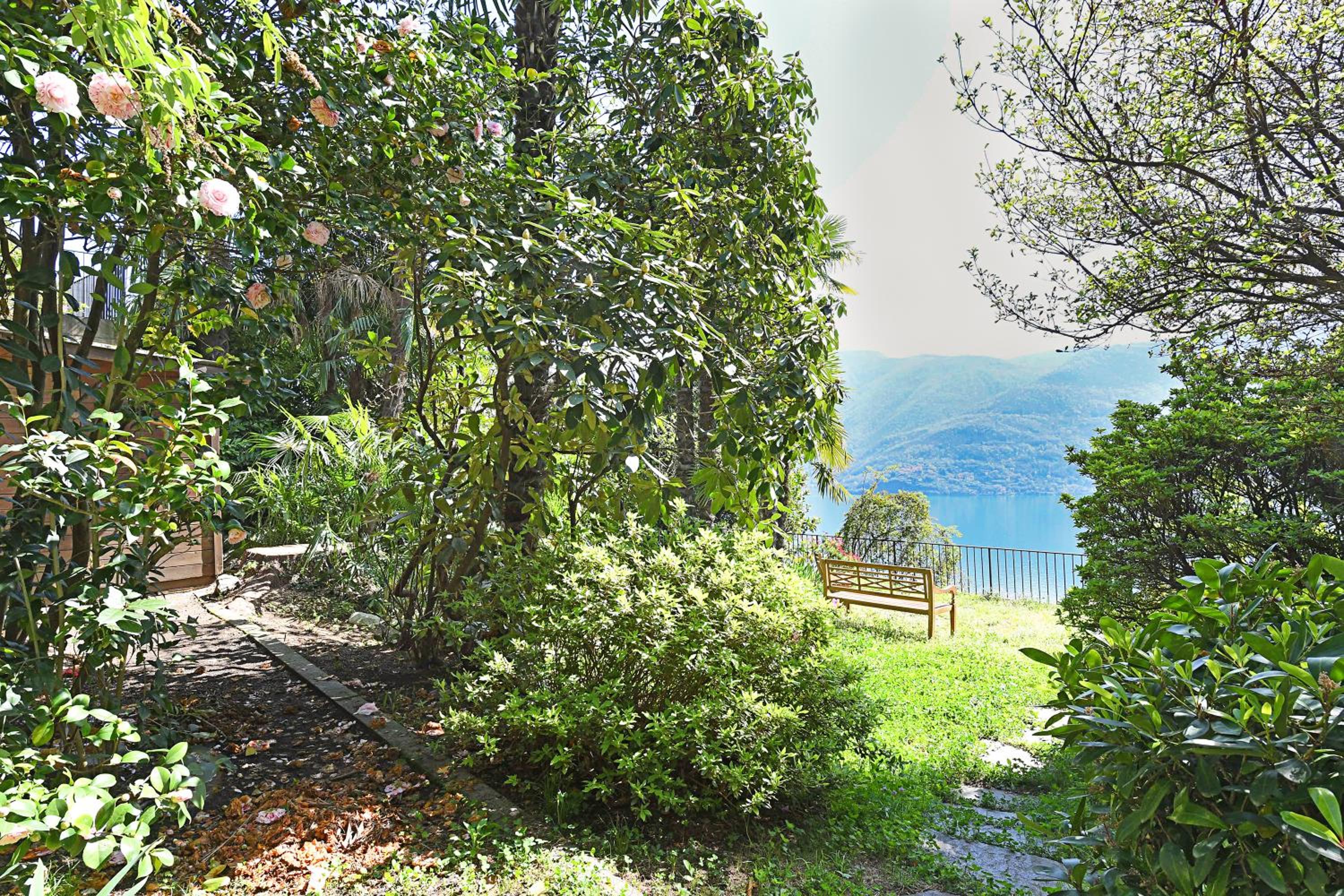 Peace Over The Lake Rooms - Happy Rentals