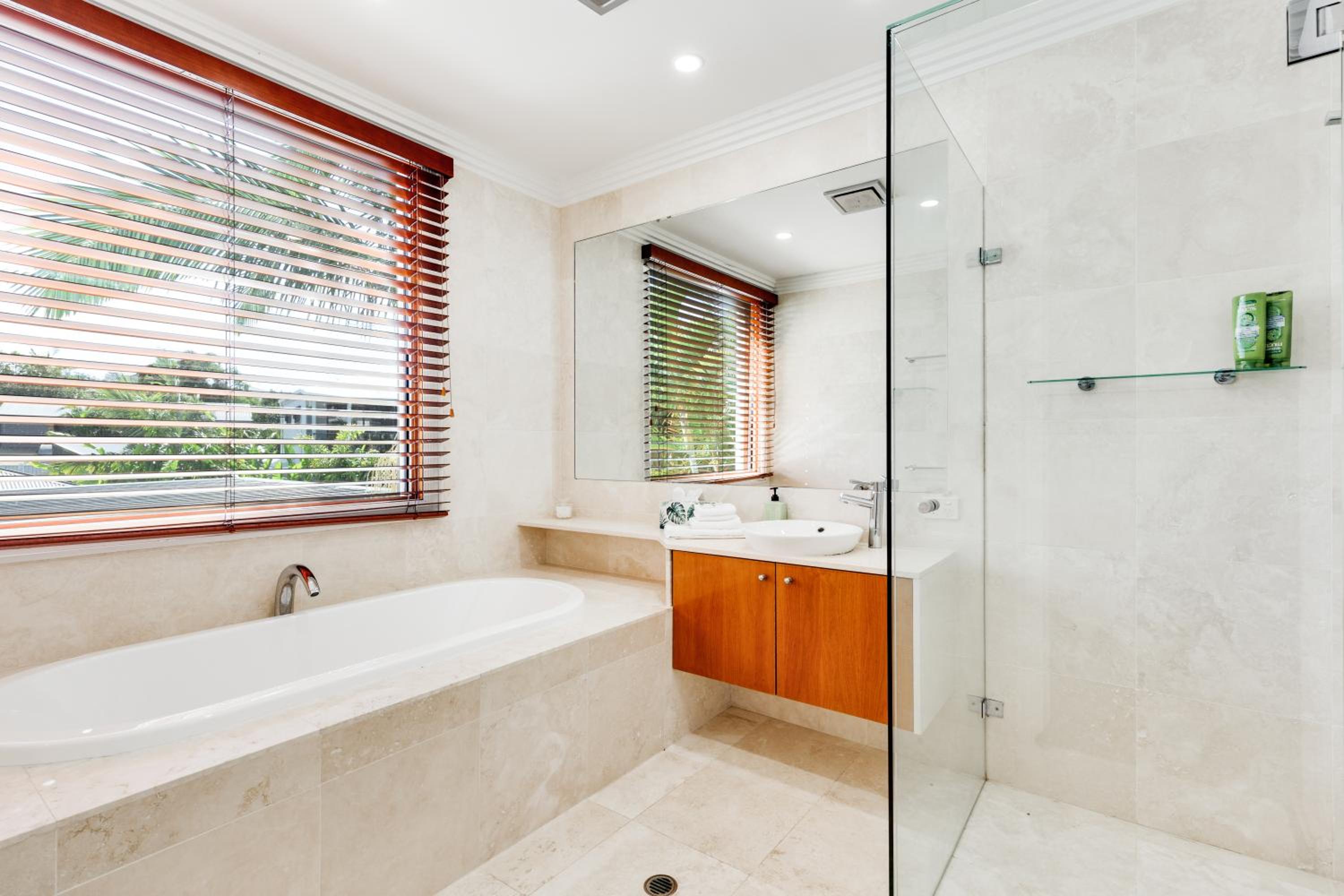 Luxurious, Tropical Haven, Mooloolaba- Moonda5