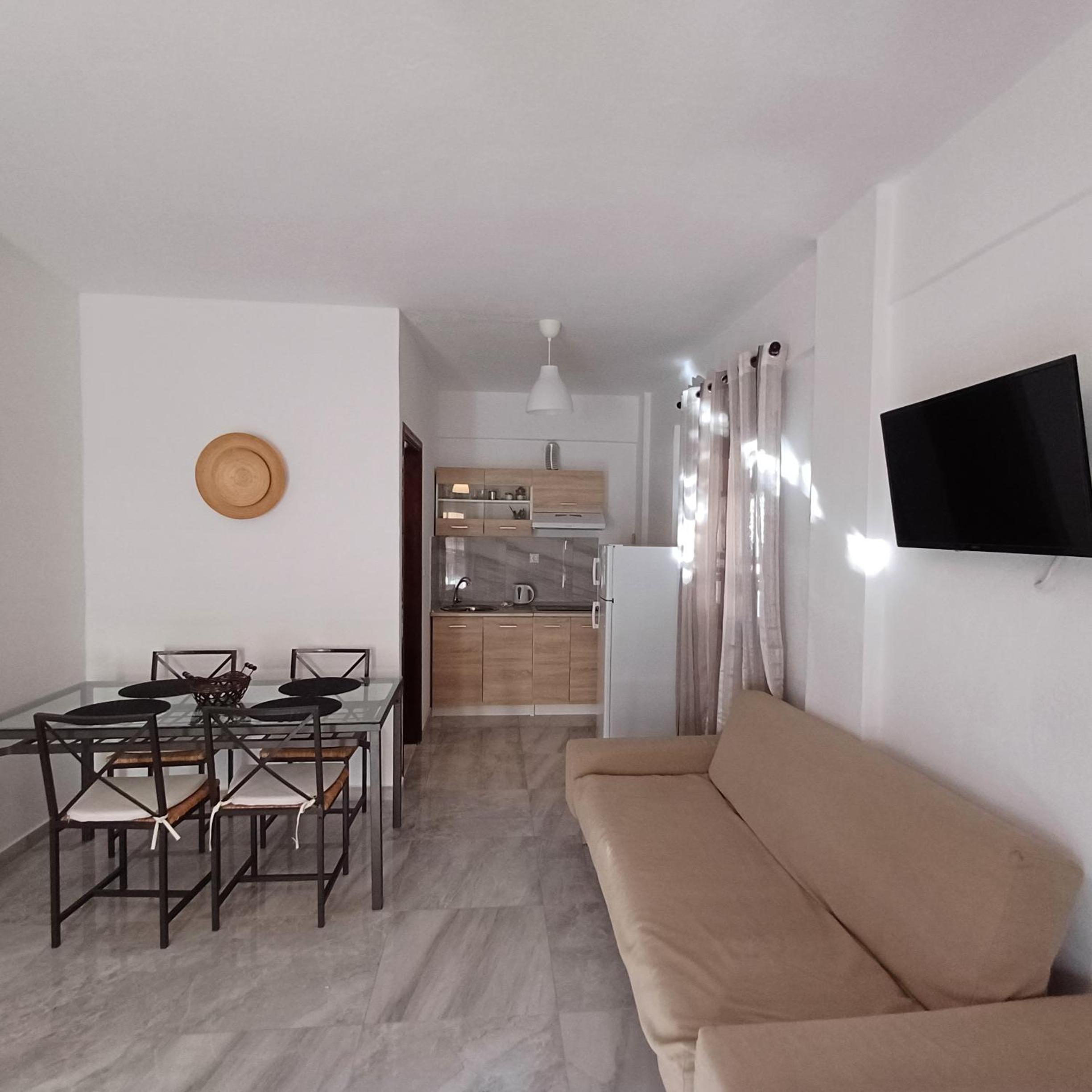Mariza Apartments -studios view 4