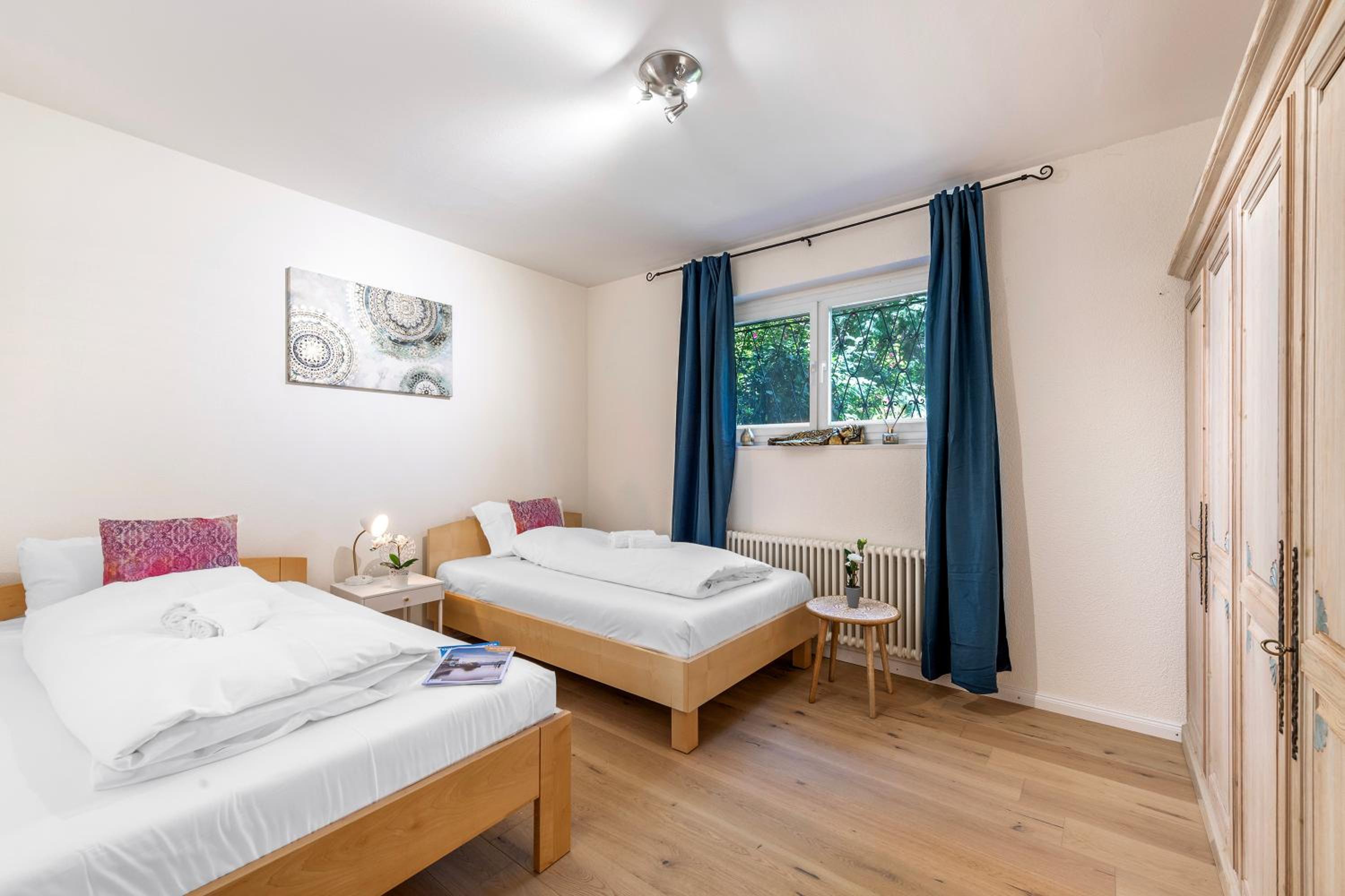 Peace Over The Lake Rooms - Happy Rentals