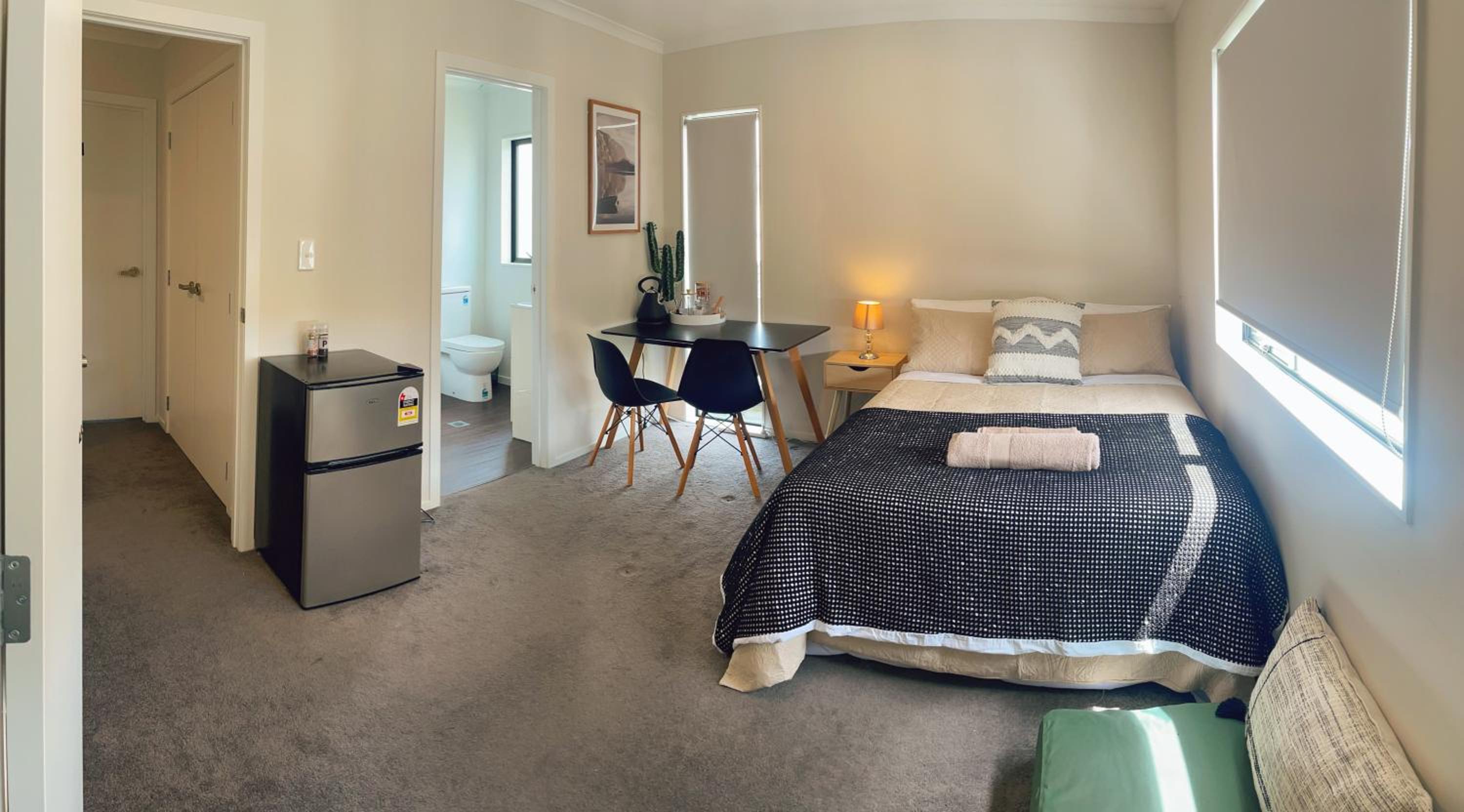 4 En-suite Rooms Town House view 5