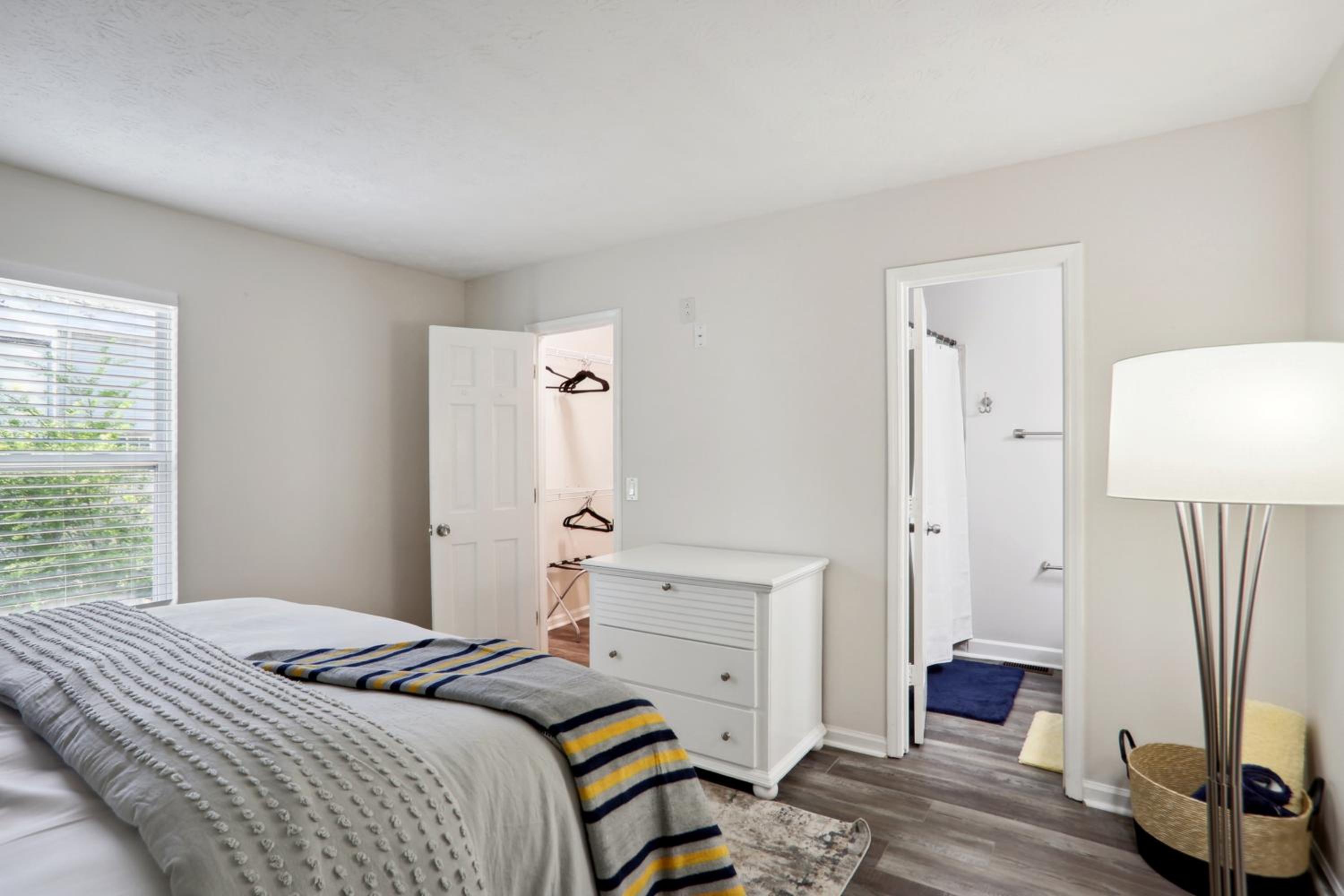 Delightful 2-story townhome - Property Image 11