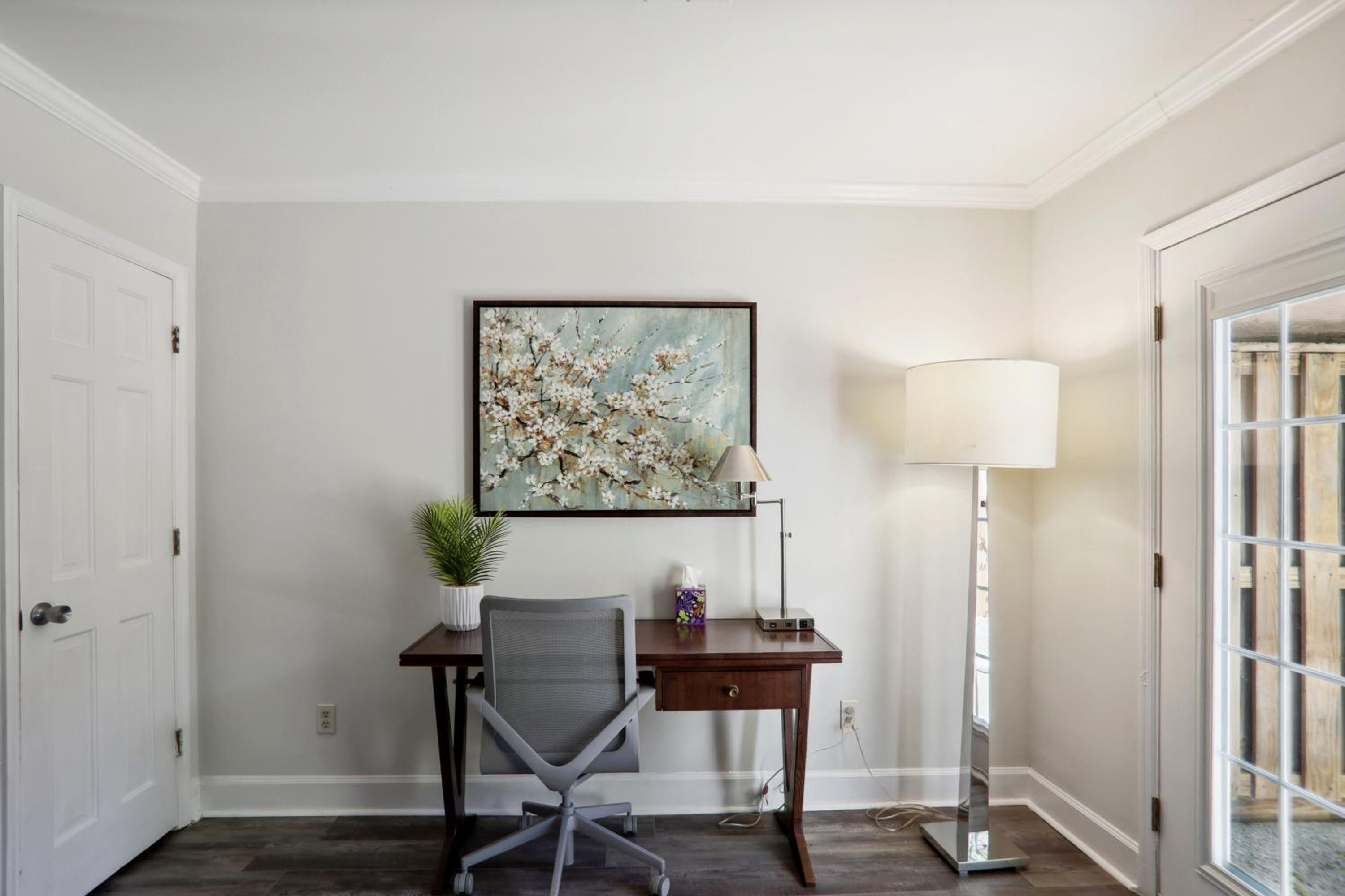 Delightful 2-story townhome - Property Image 1