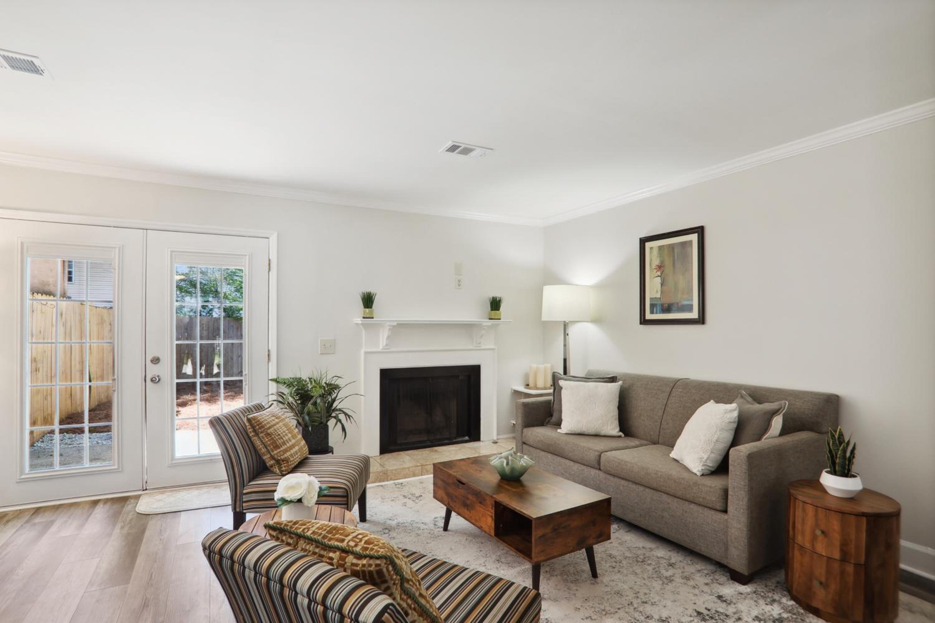 Delightful 2-story townhome - Property Image 10