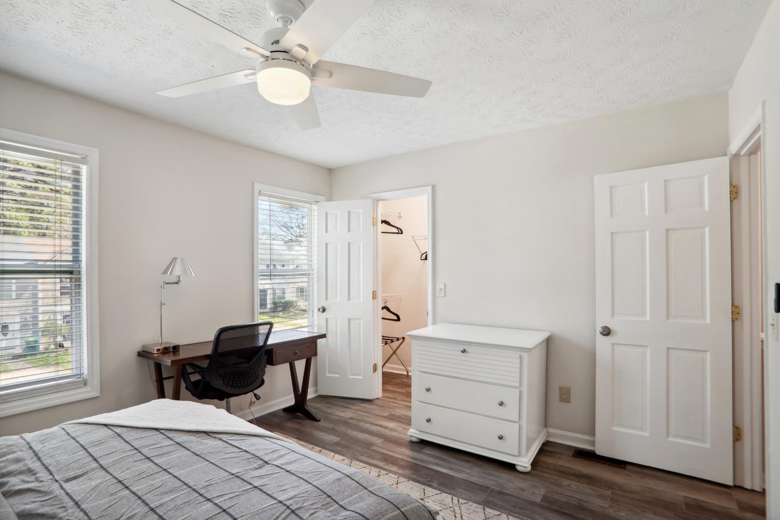 Delightful 2-story townhome - Property Image 8