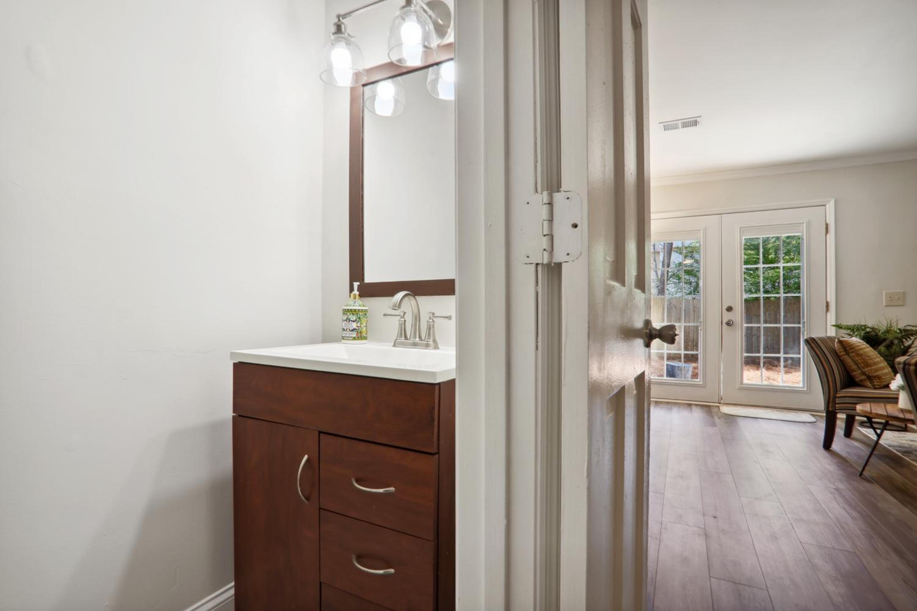 Delightful 2-story townhome - Property Image 6