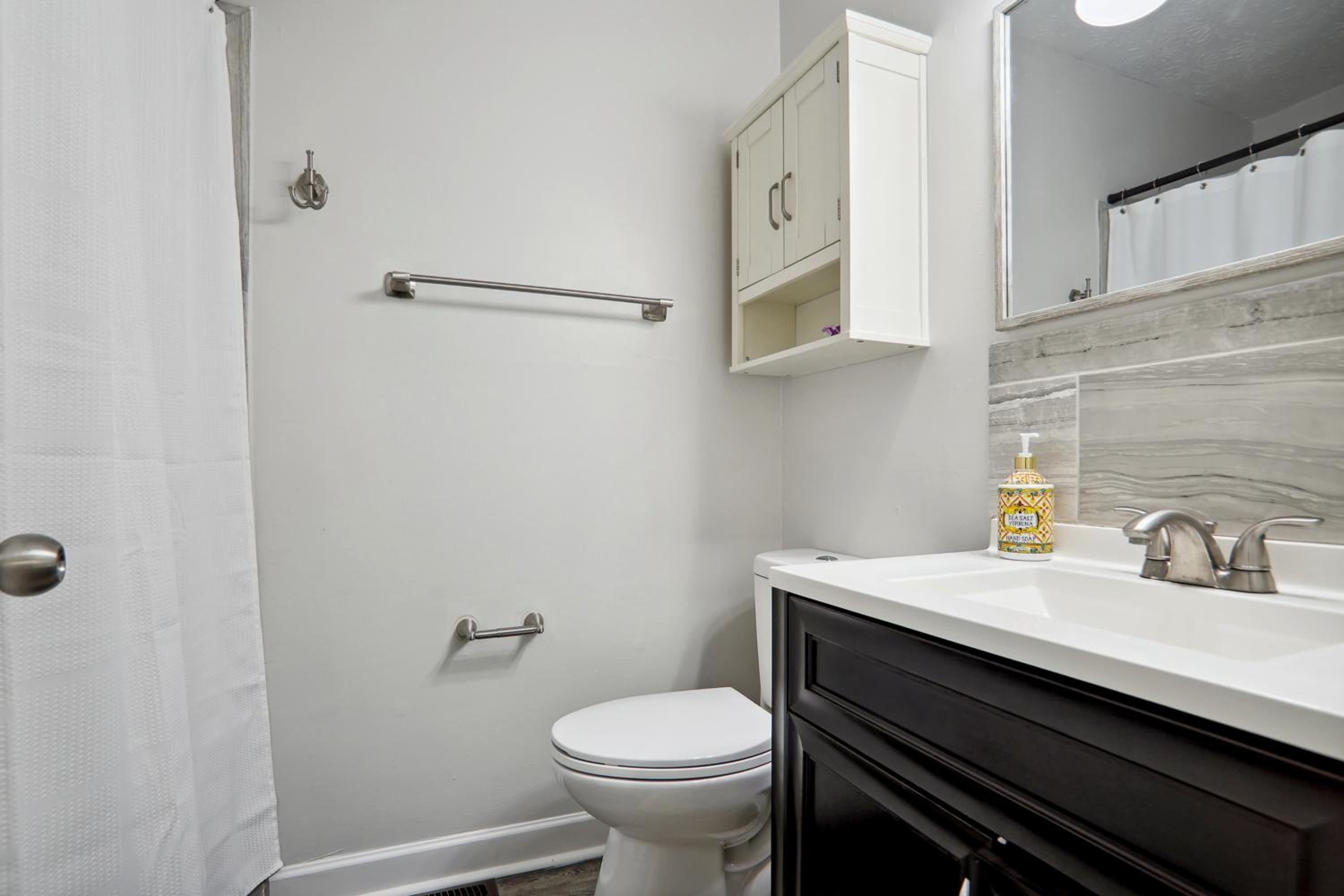 Delightful 2-story townhome - Property Image 5