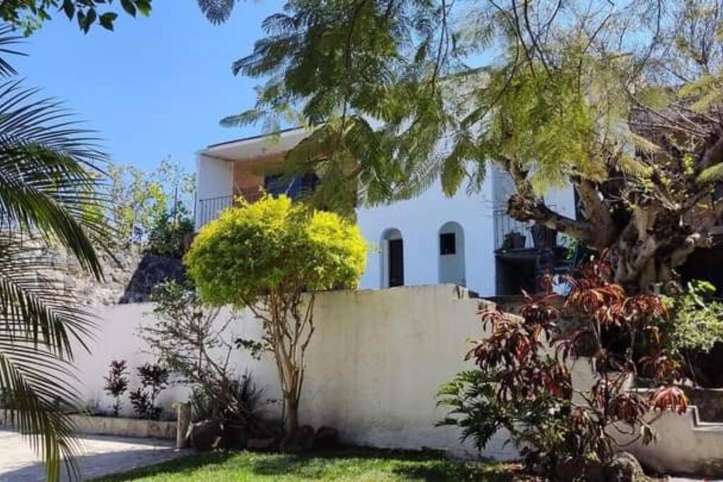 Villa de los abuelos, Burgos Cuernavaca