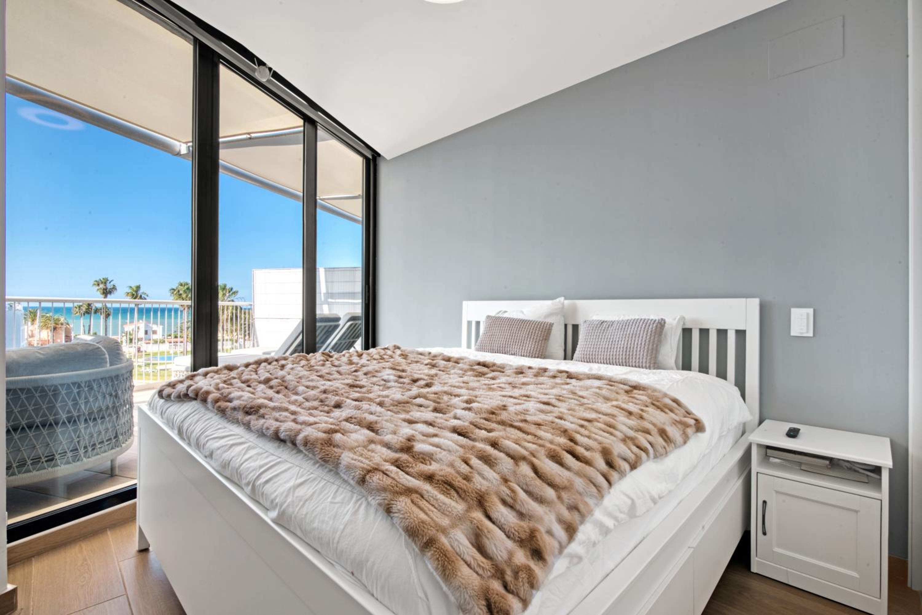 Denia Beach penthouse met zeezicht aan het strand