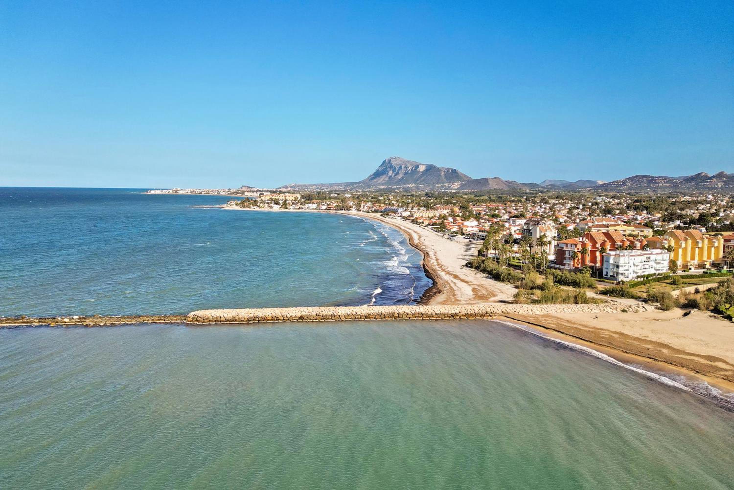 Denia Beach penthouse met zeezicht aan het strand