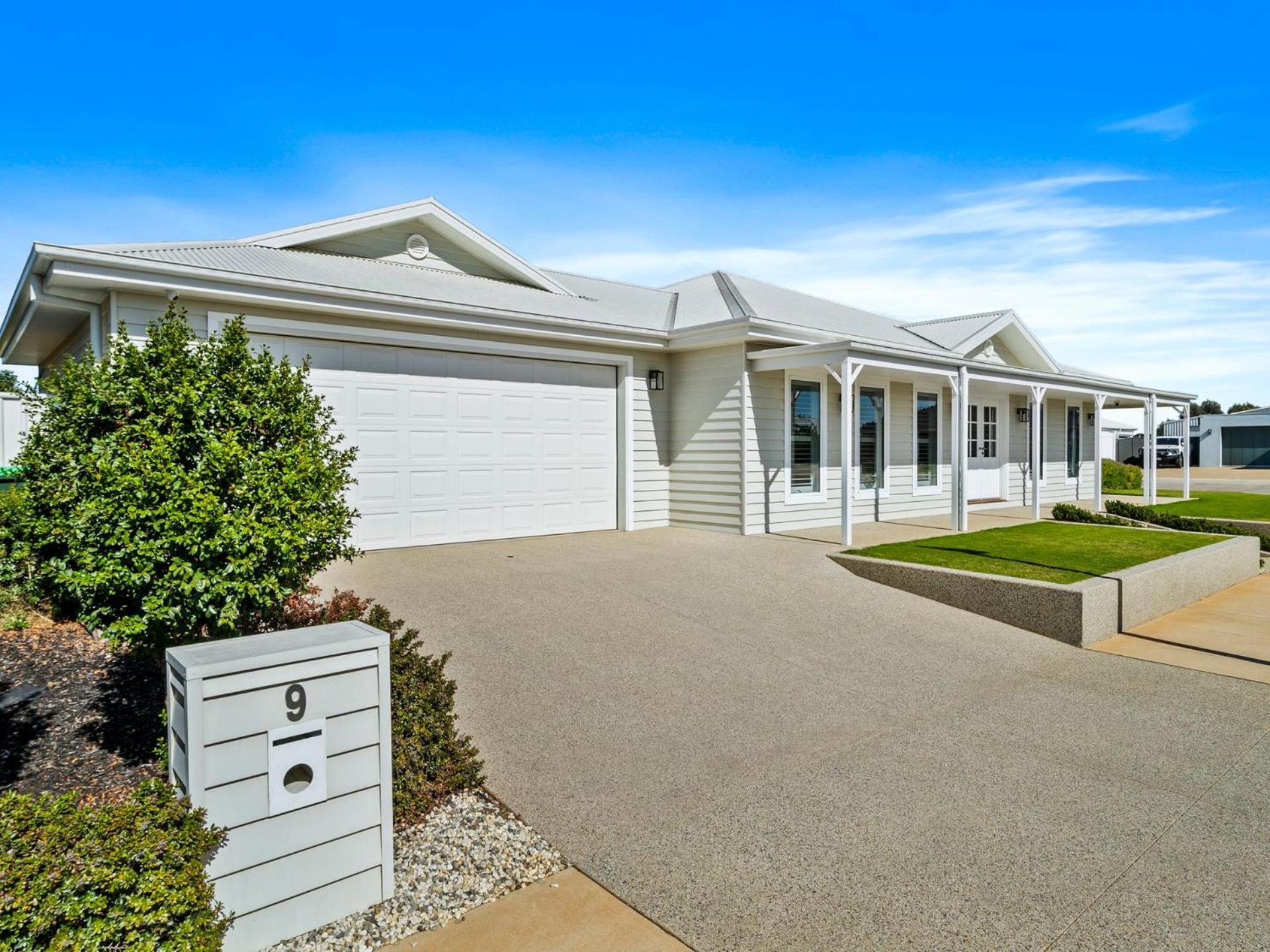 Hampton Retreat