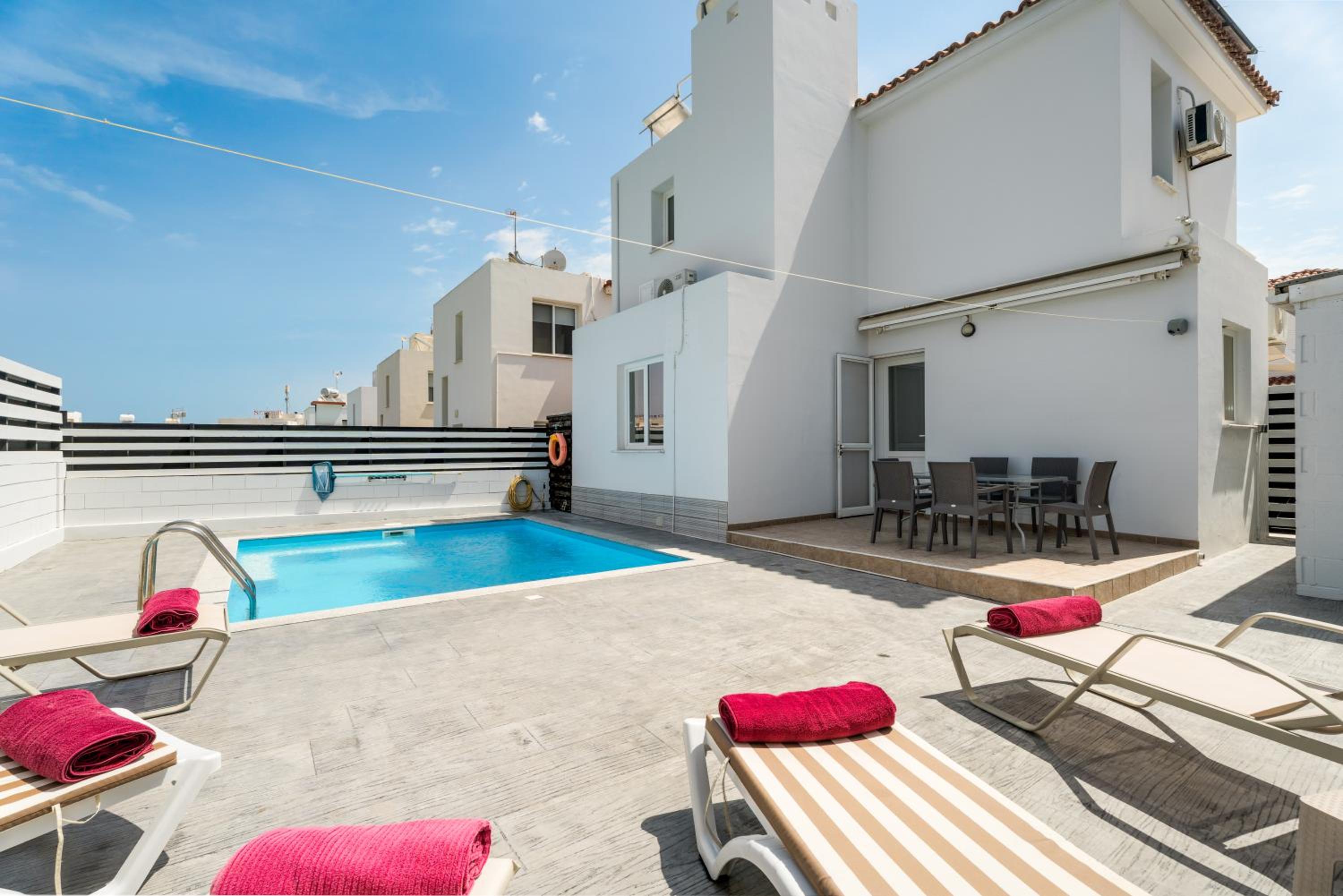Villa Thalia Dafni 1