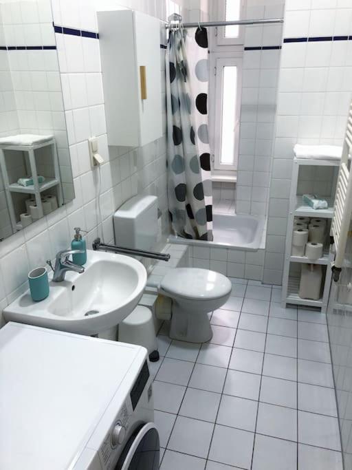 750 SFT Lovely Apartment in Central Berlin Mitte photo 3