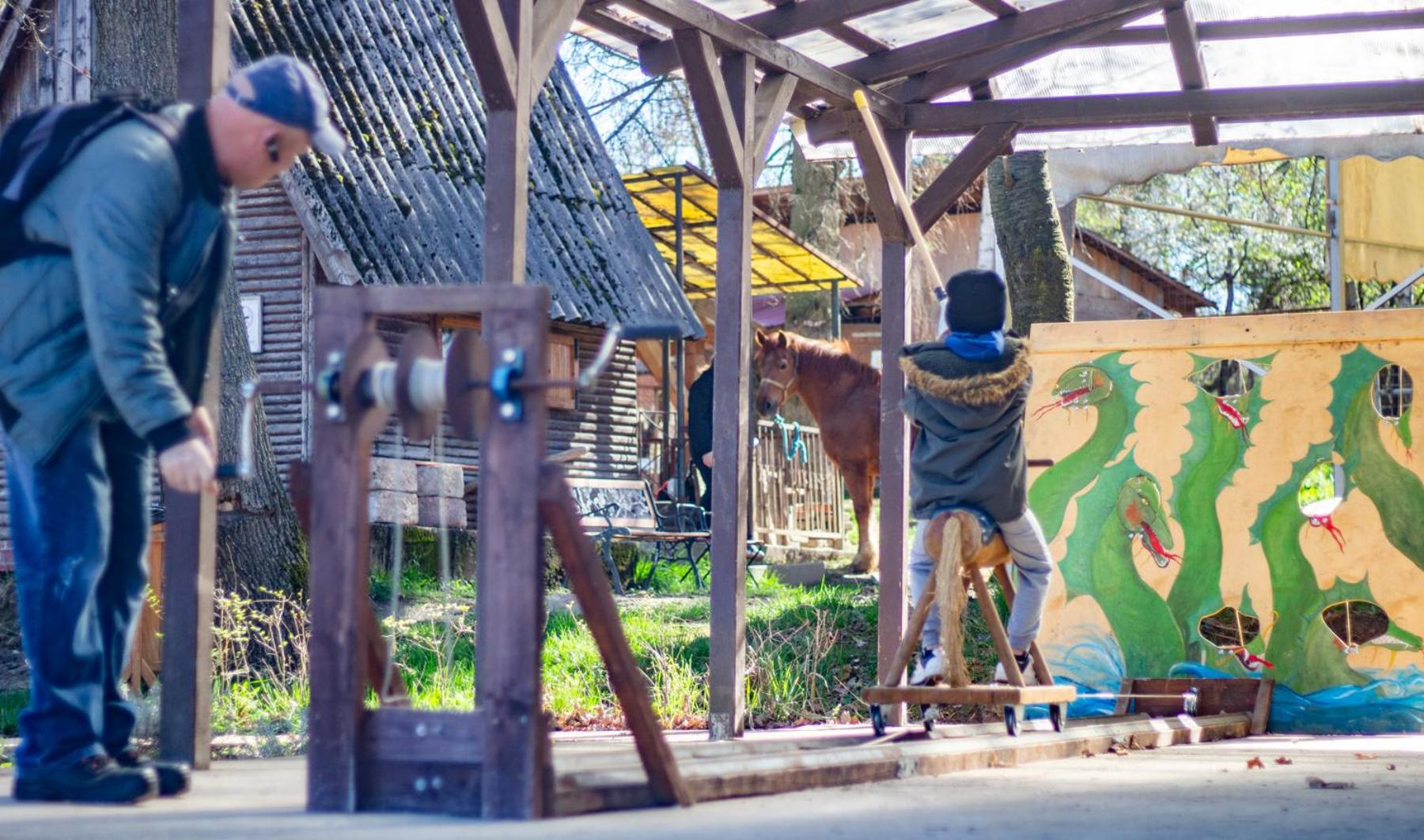 Baráthegyi Panzió és élménypark