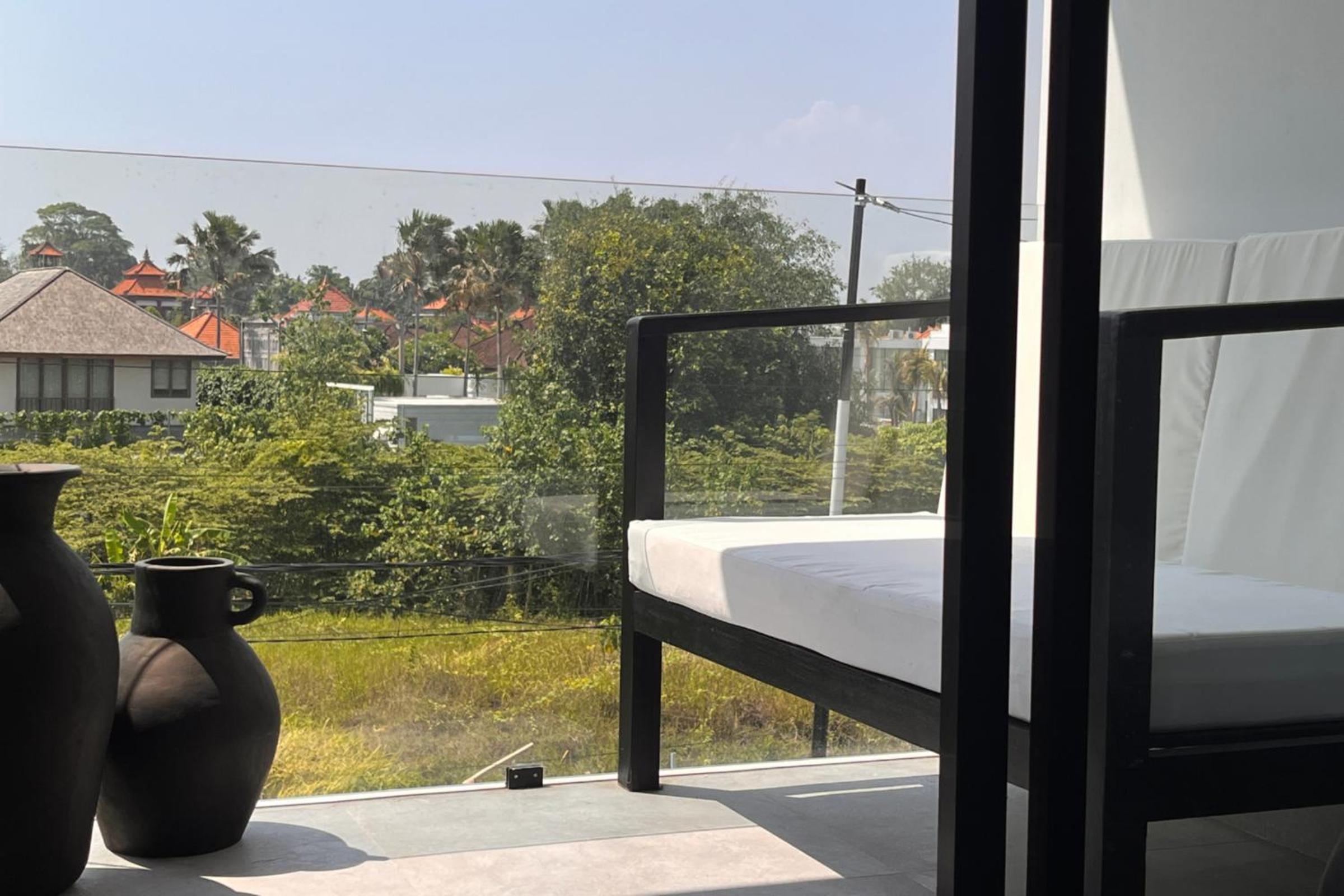 Modern Waveside Apartment No.3