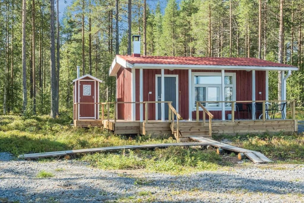 Aurora Lakefront Cottage OTSOLA, 55 km from Rovaniemi