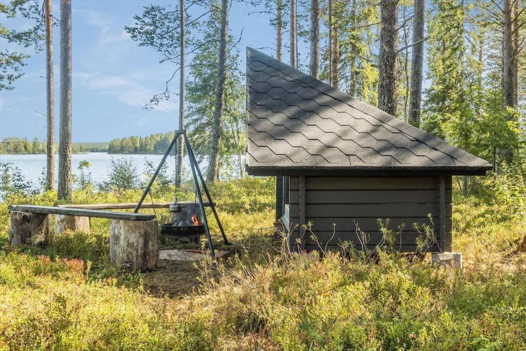 Aurora Lakefront Cottage OTSOLA, 55 km from Rovaniemi
