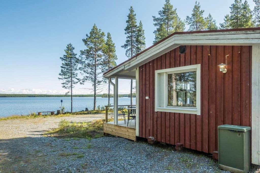 Aurora Lakefront Cottage OTSOLA, 55 km from Rovaniemi