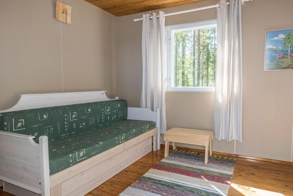 Aurora Lakefront Cottage OTSOLA, 55 km from Rovaniemi
