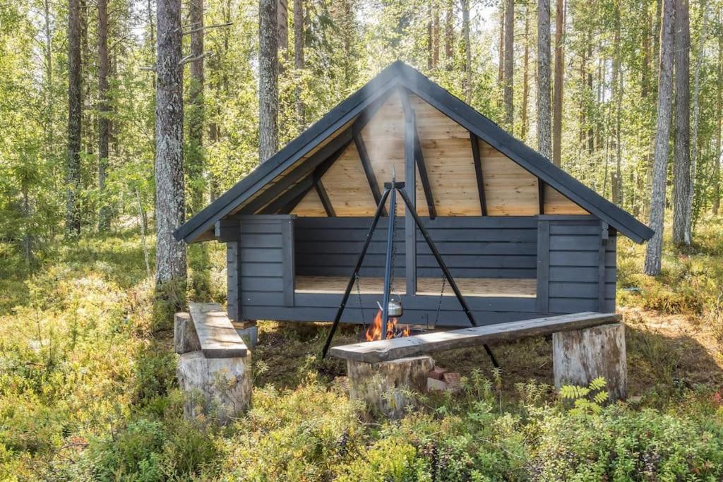 Aurora Lakefront Cottage OTSOLA, 55 km from Rovaniemi