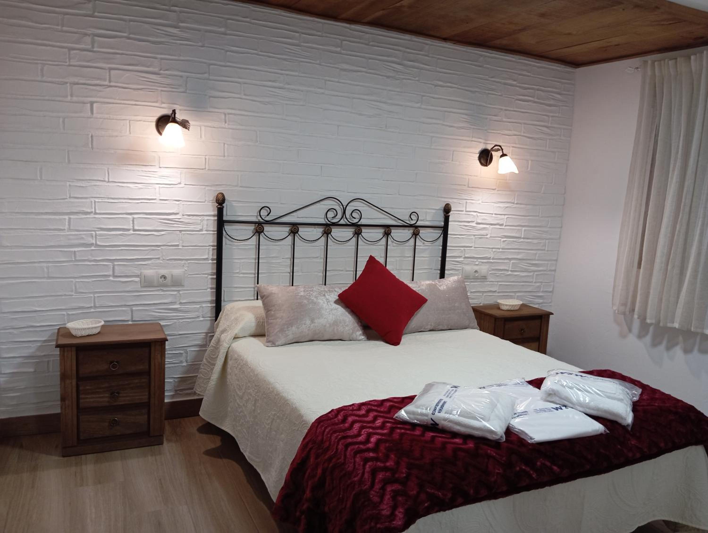 ENTRESIERRAS Apartamentos rurales con chimenea, barbacoa y espacio para eventos