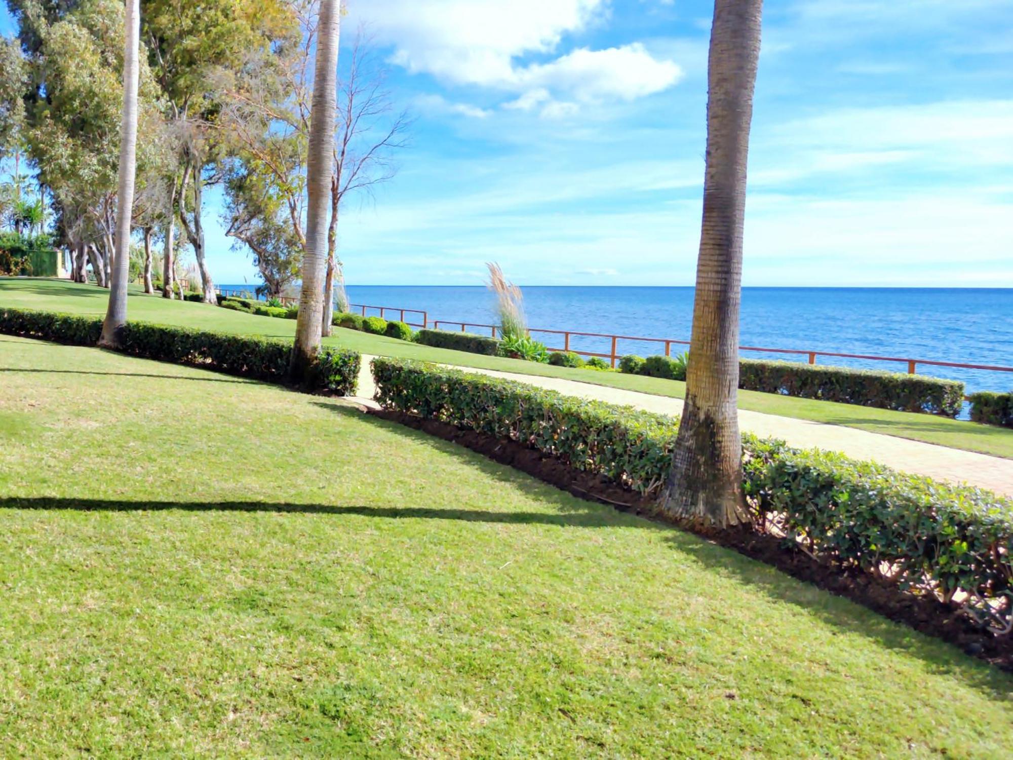 Luxury 2 bedrooms, Private Heated Pool - EHHouse