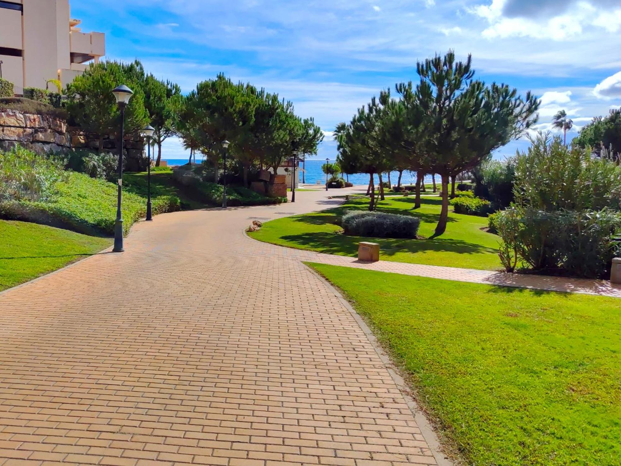 Luxury 2 bedrooms, Private Heated Pool - EHHouse