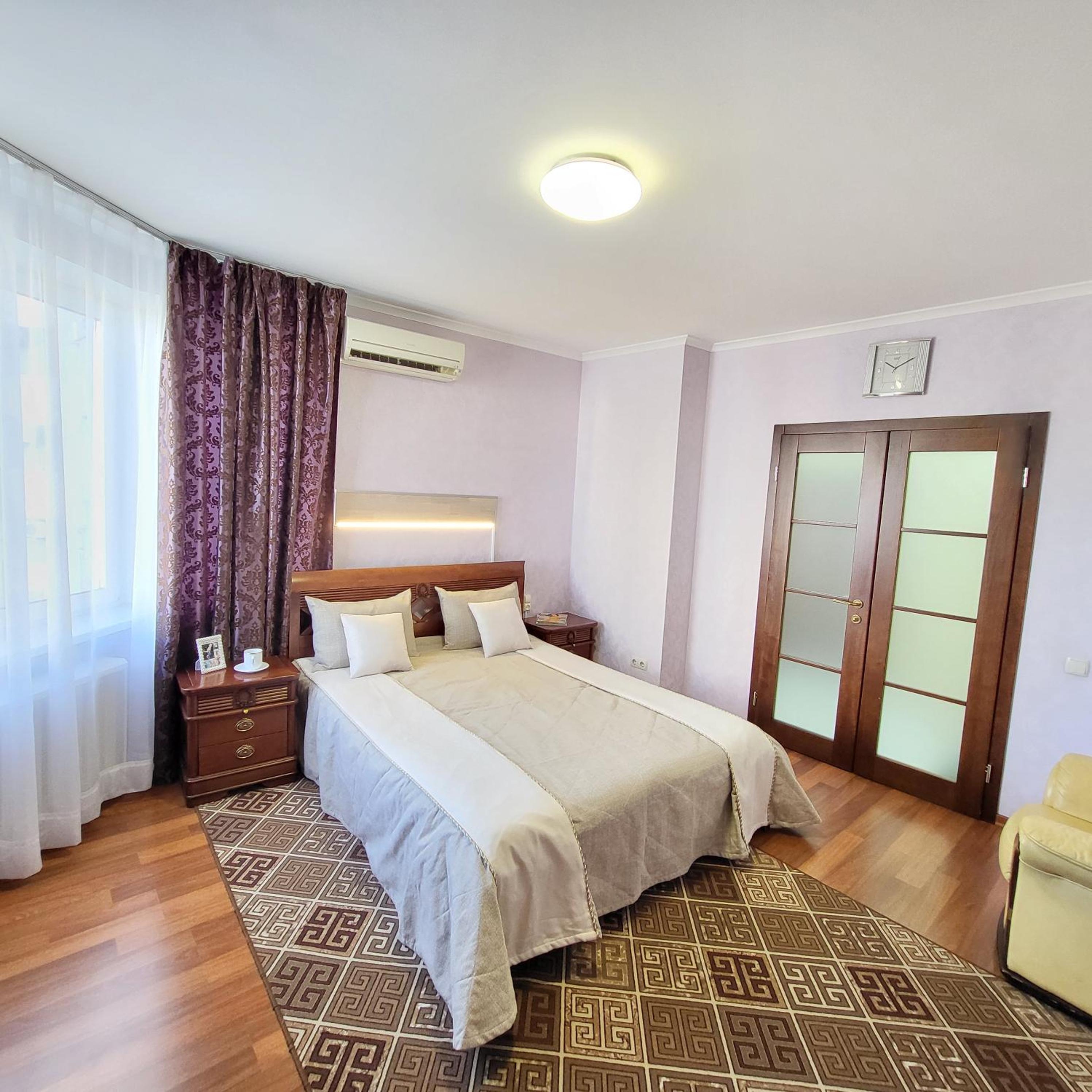 Apartment on Hryshka Street view 3