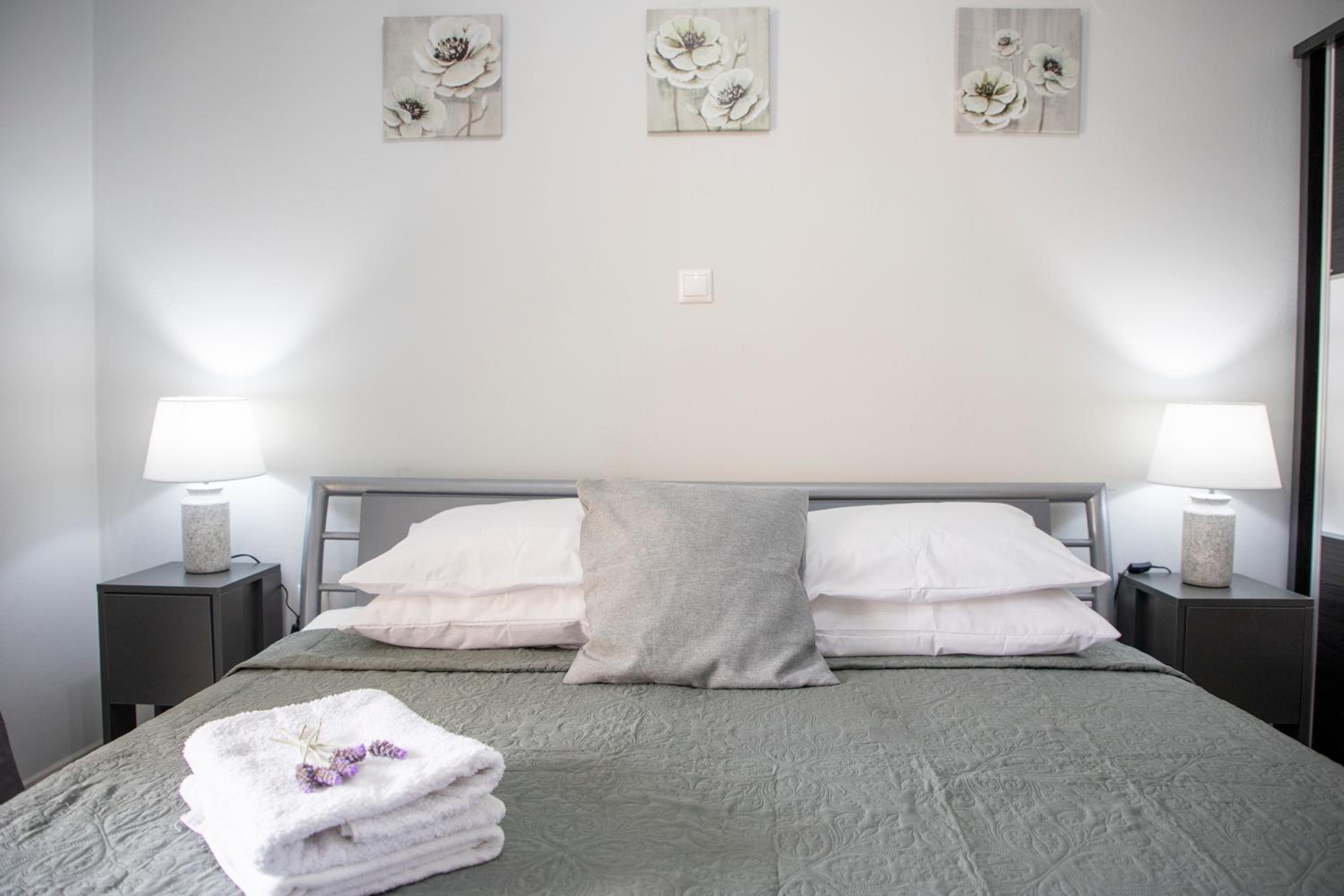 Anesis Apartments
