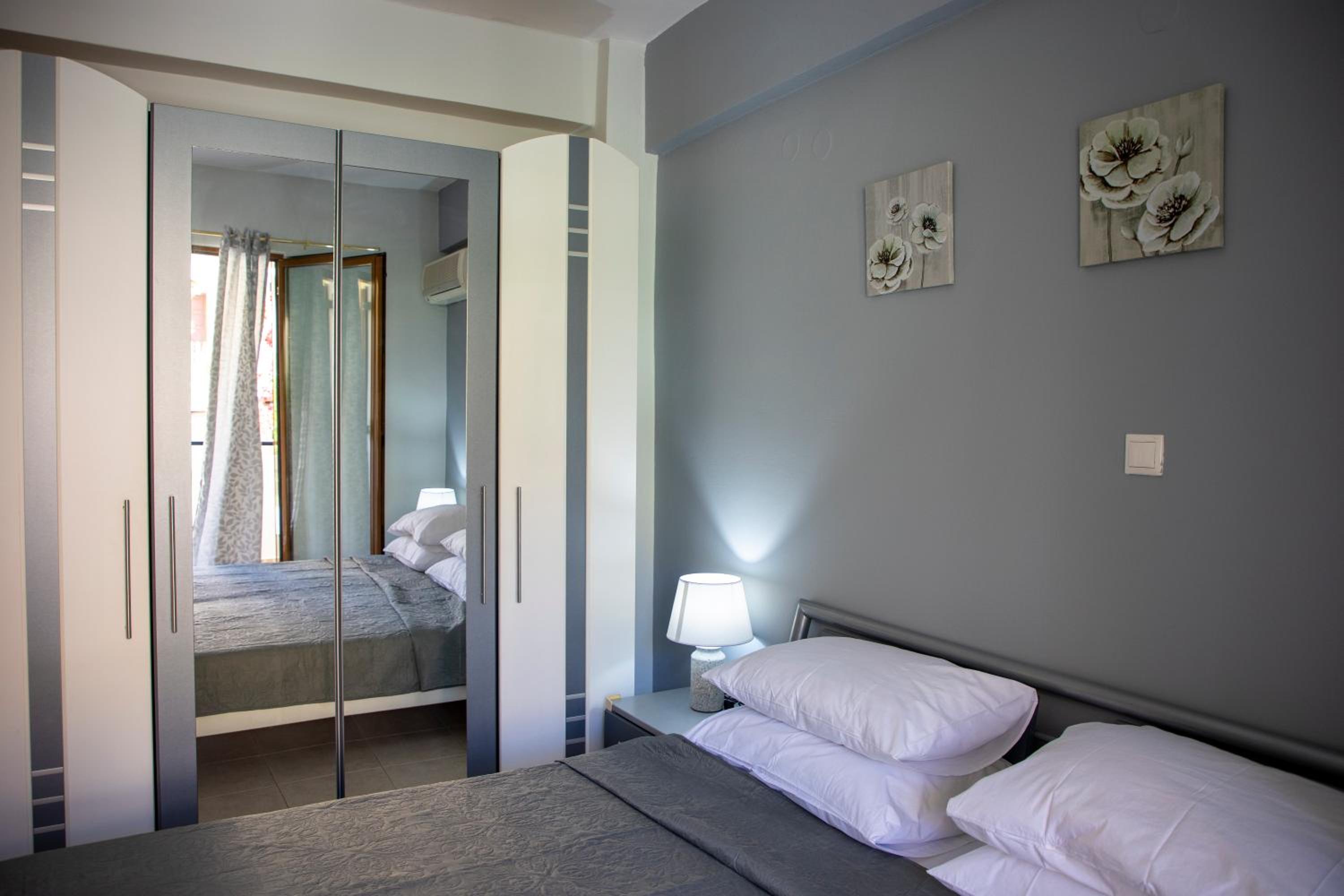 Anesis Apartments