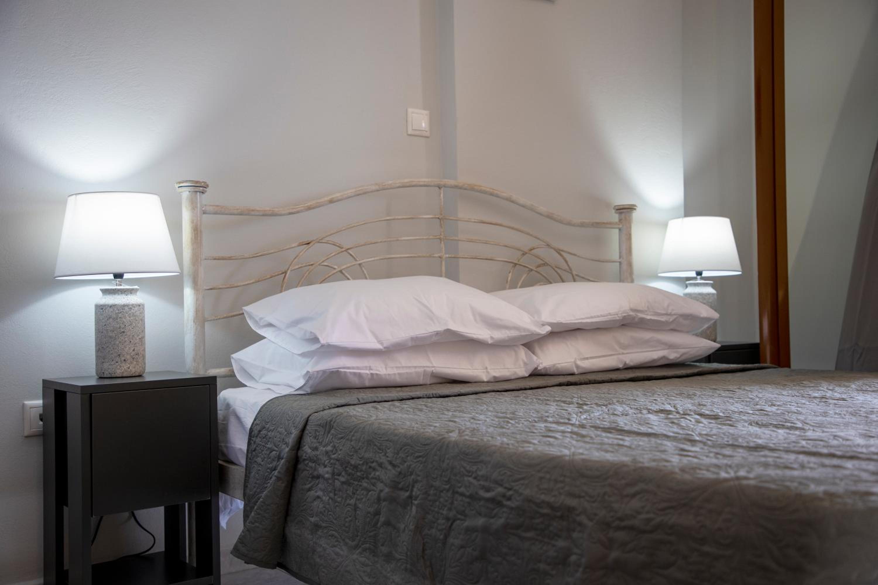 Anesis Apartments