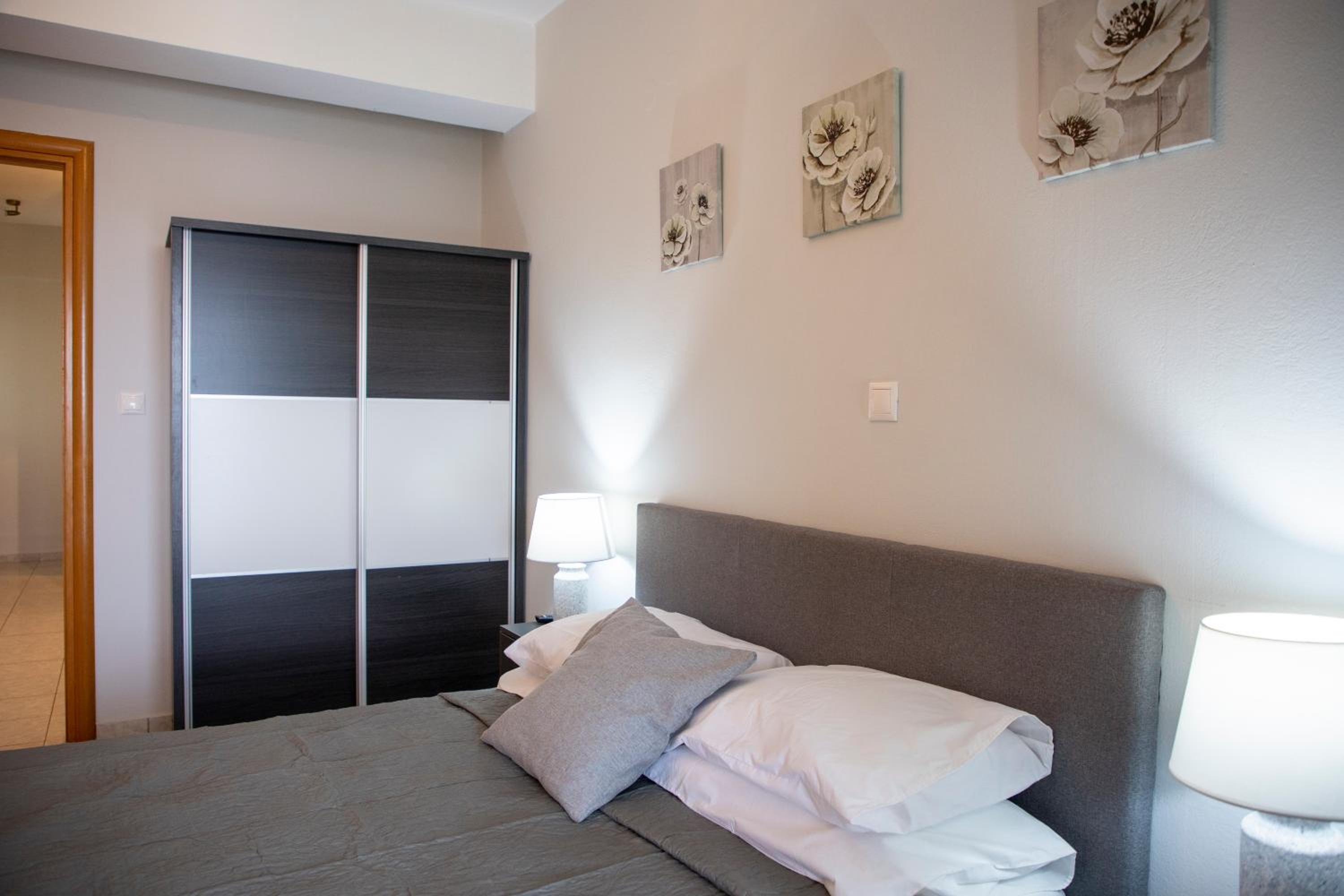 Anesis Apartments