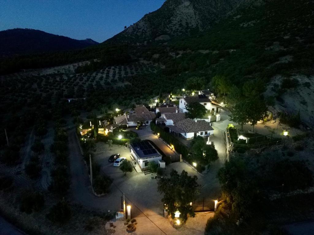 ENTRESIERRAS Apartamentos rurales con chimenea, barbacoa y espacio para eventos