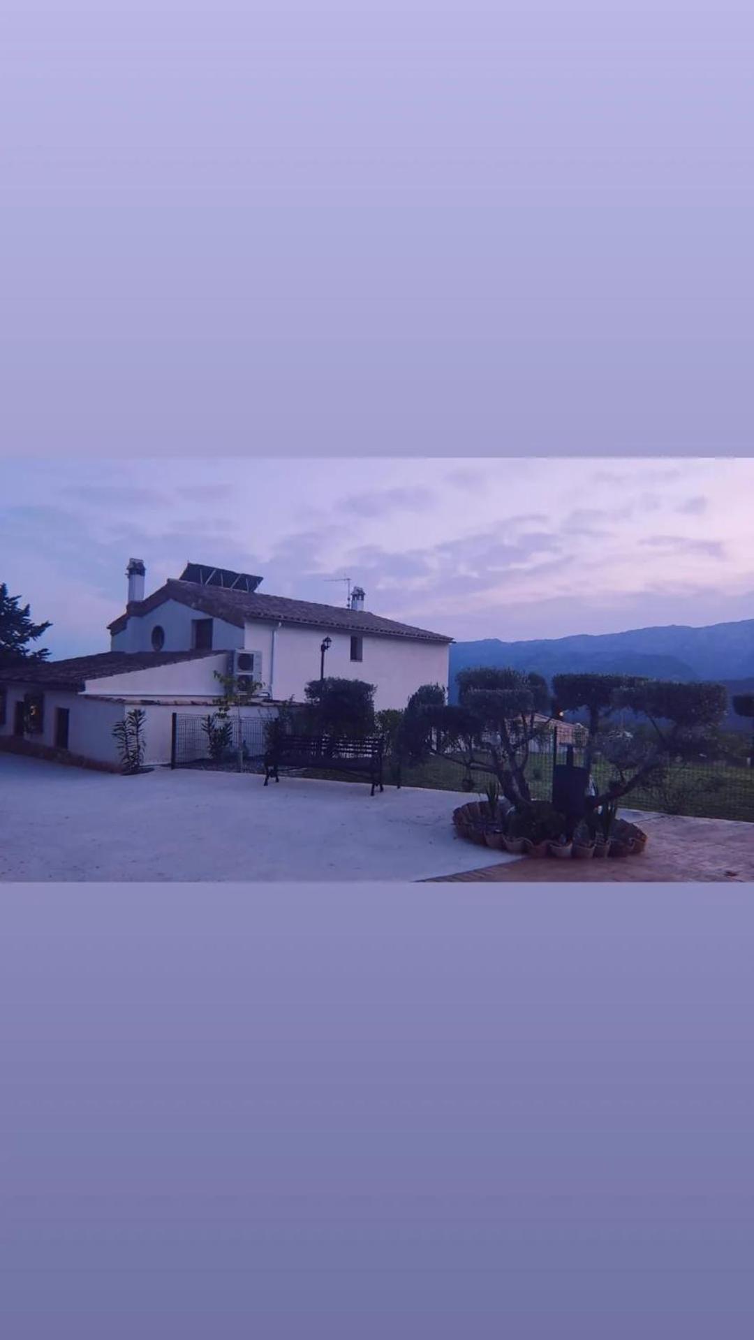 ENTRESIERRAS Apartamentos rurales con chimenea, barbacoa y espacio para eventos