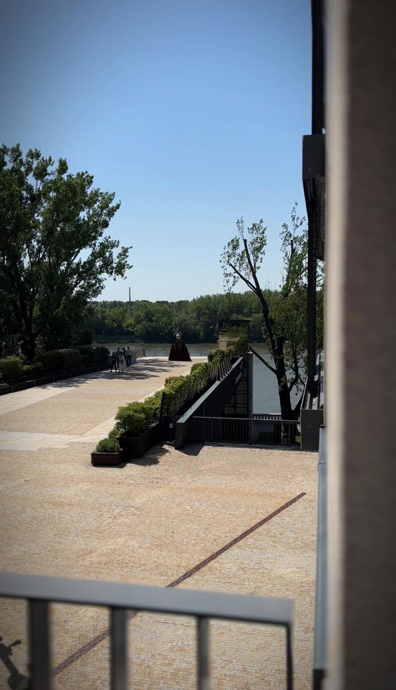 Skau Zuckermandel Danube view Free Parking view 2