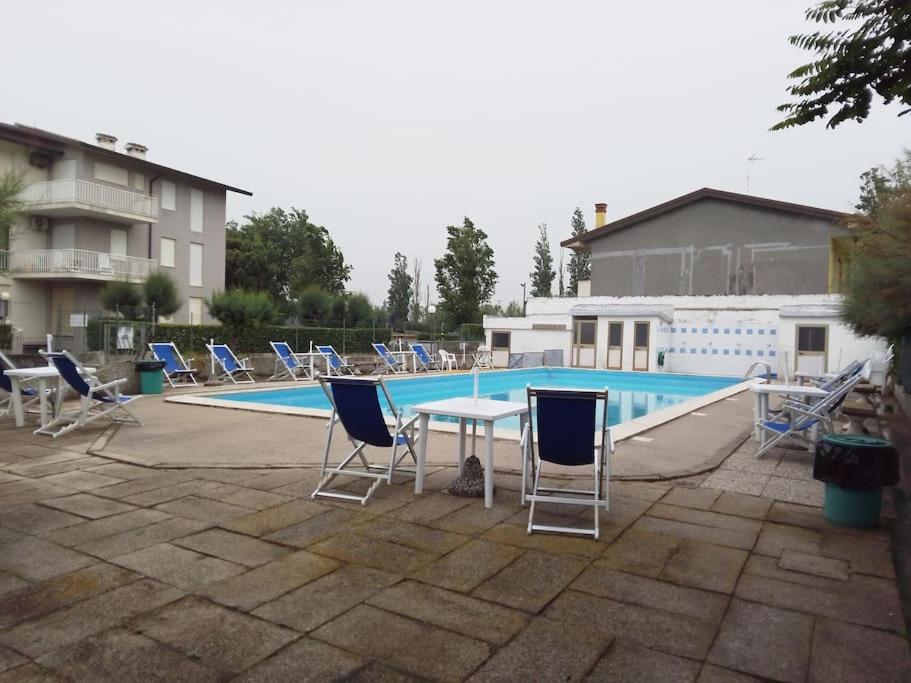 Beachfront Studio Free Parking-Pool 50m from Sea view 2