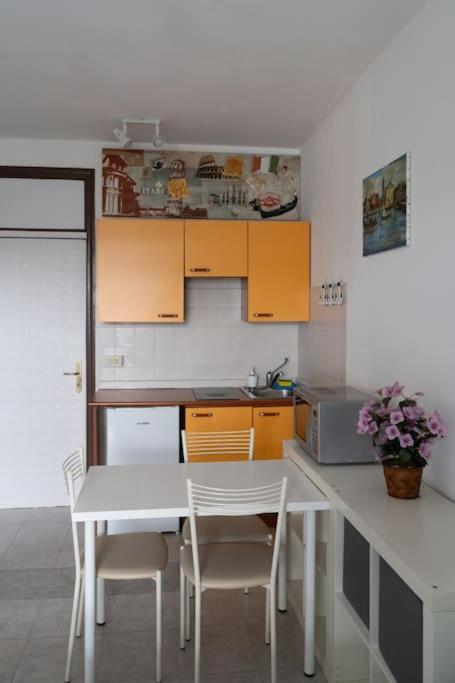 Beachfront Studio Free Parking-Pool 50m from Sea view 3