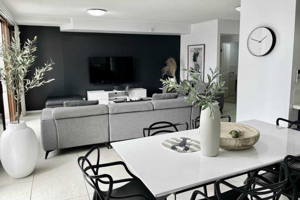 Private Sky Terrace Classic Penthouse 2 Car Parks