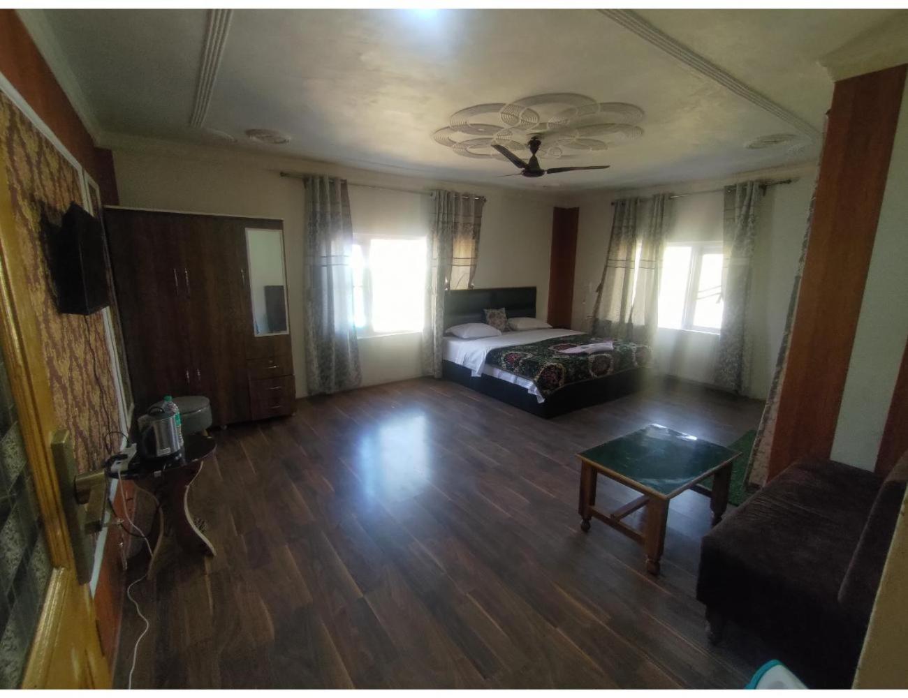 Hotel The Gulmarg Gateway Resort, Jammu and Kashmir