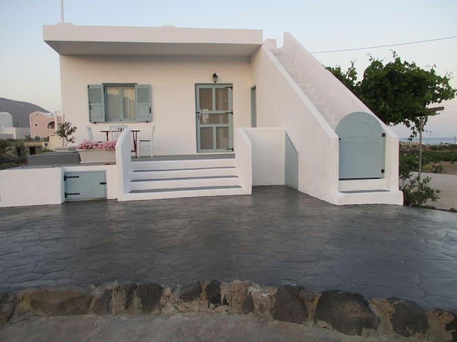 House in vineyard view 2